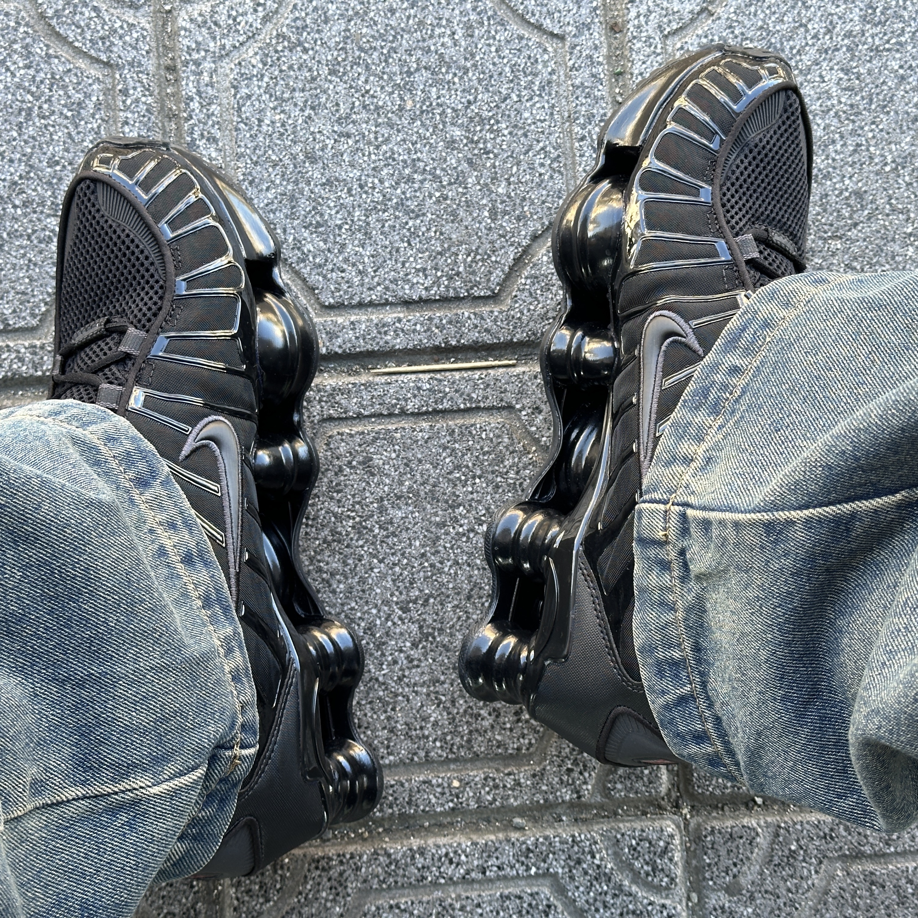 (W) Nike Shox TL Black and Max Orange 착용 스타일