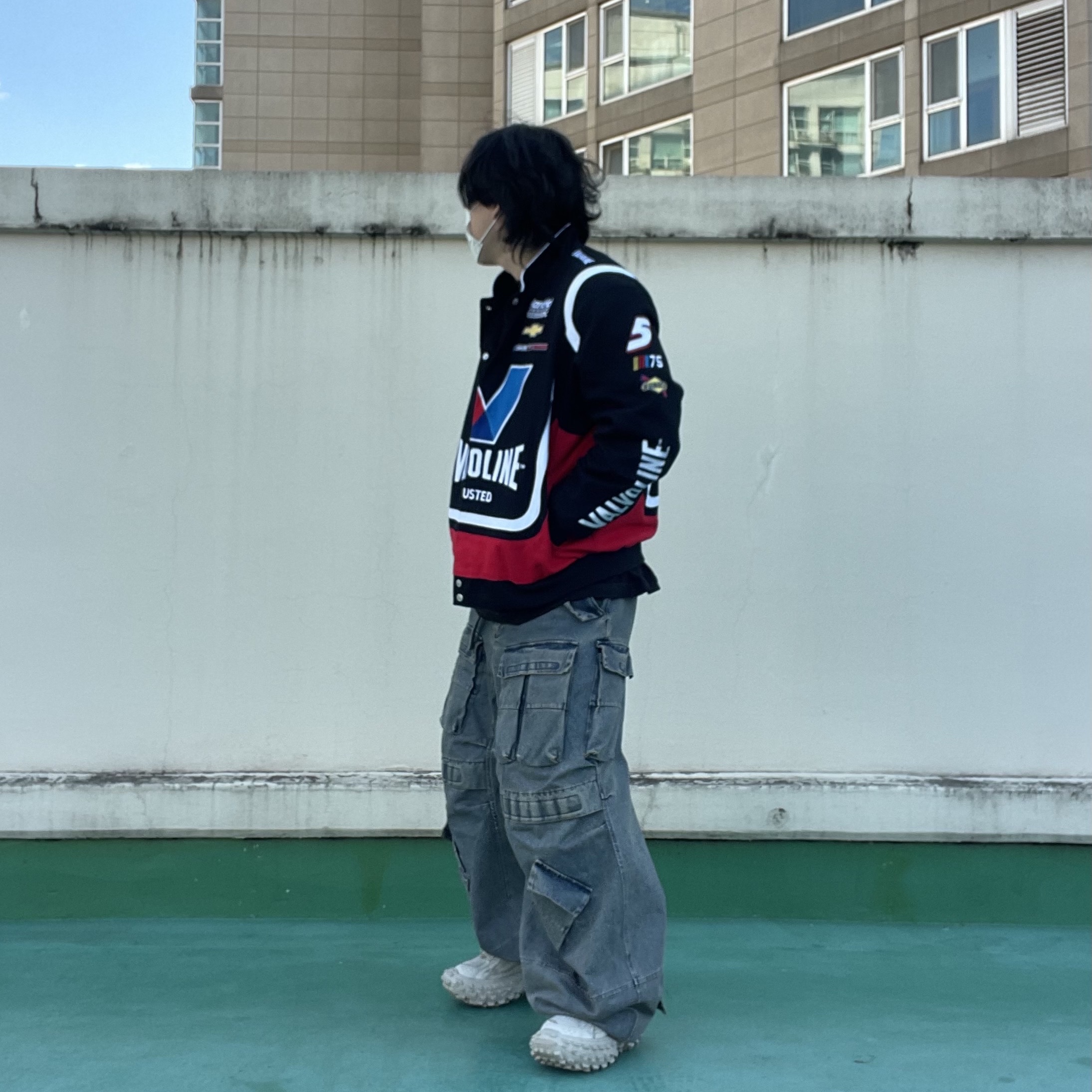 [KREAM 단독] Ourpas 030 Wide Cargo Denim Blue, Balenciaga Defender Sneakers Beige 착용 스타일 - 1