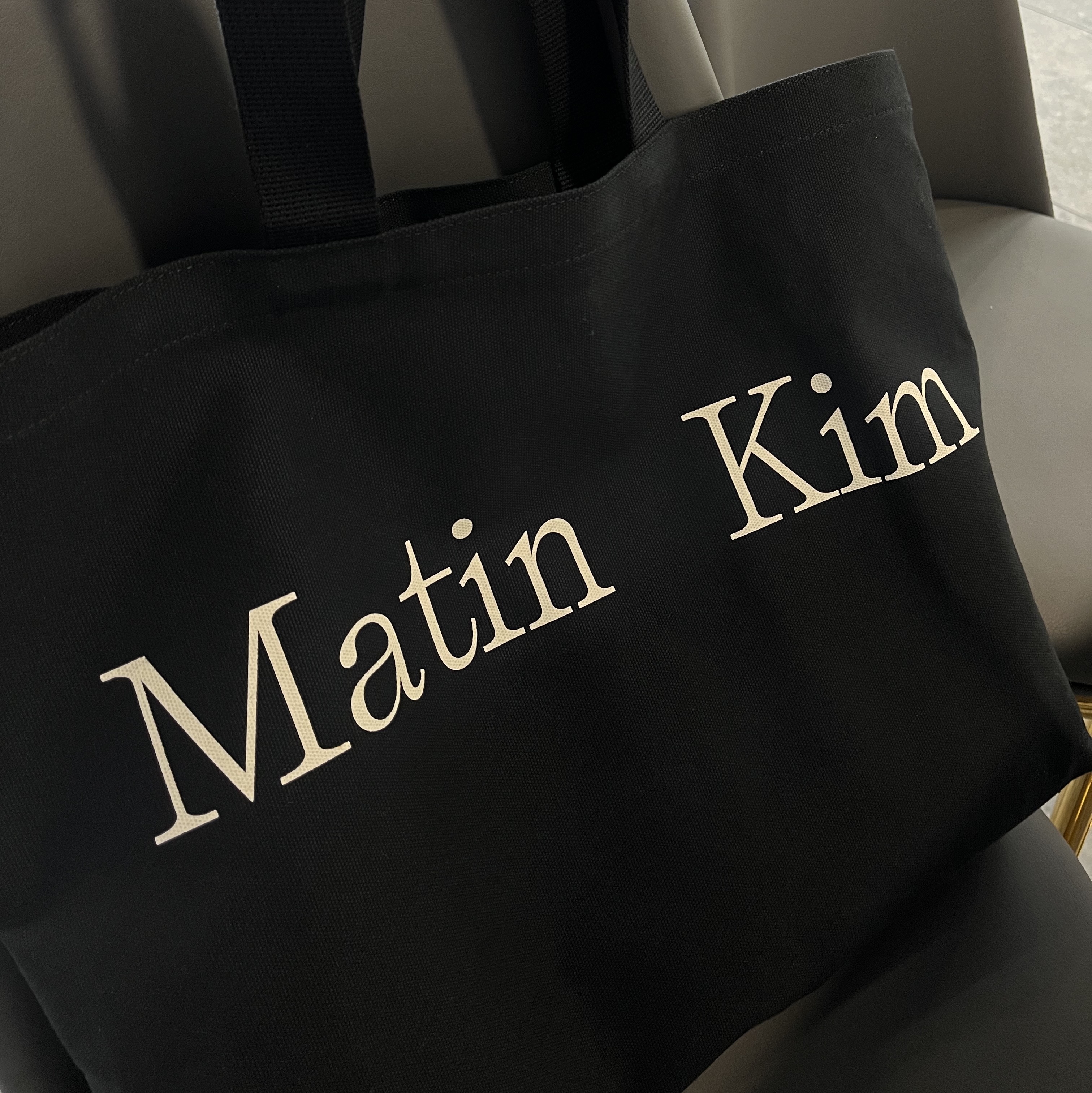 Matin Kim Matin Logo Ecobag Black, Vans Slip-On Checkerboard 착용 스타일 - 1