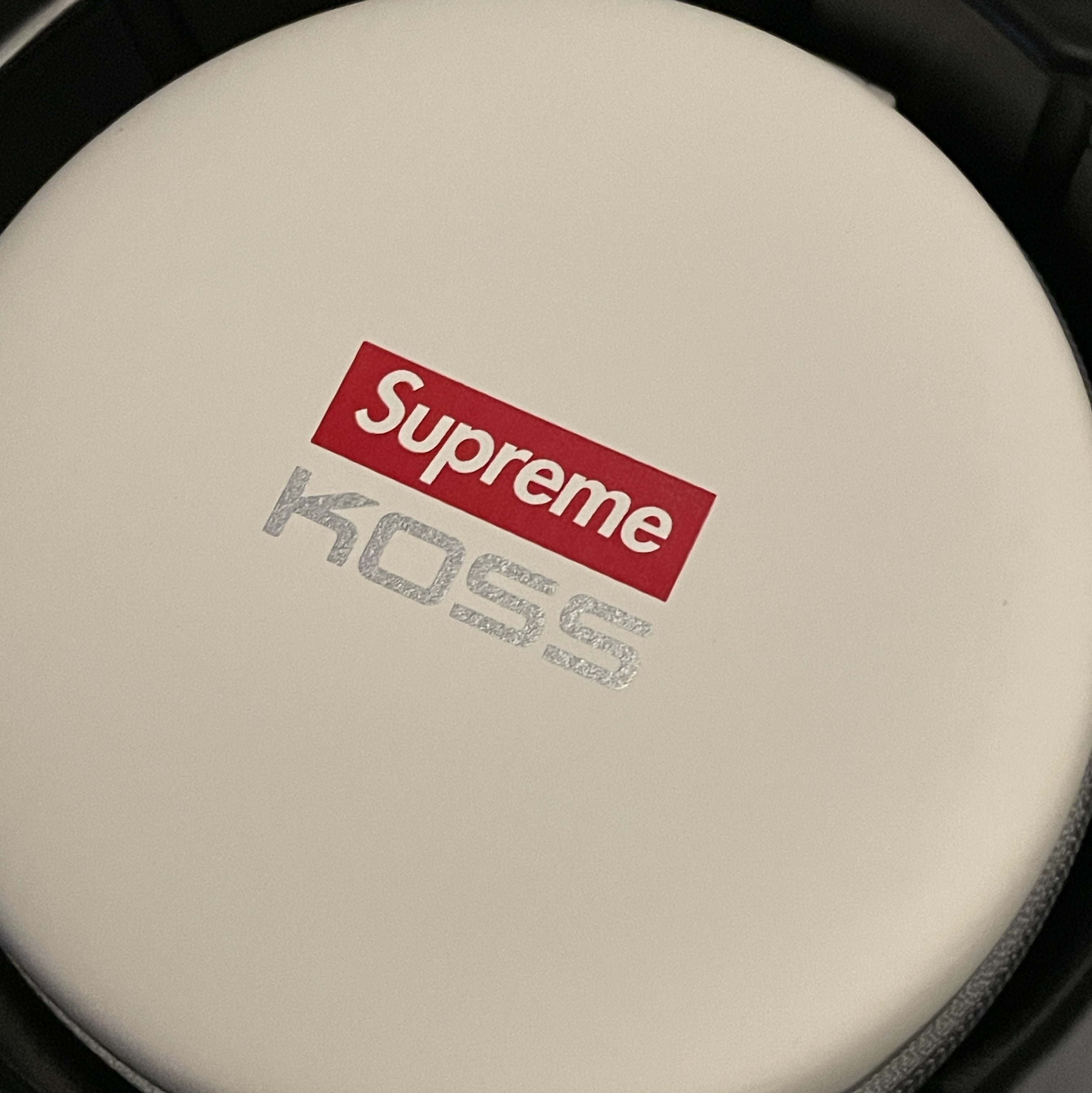 Supreme x Koss Portapro Headphones White - 23FW 착용 스타일