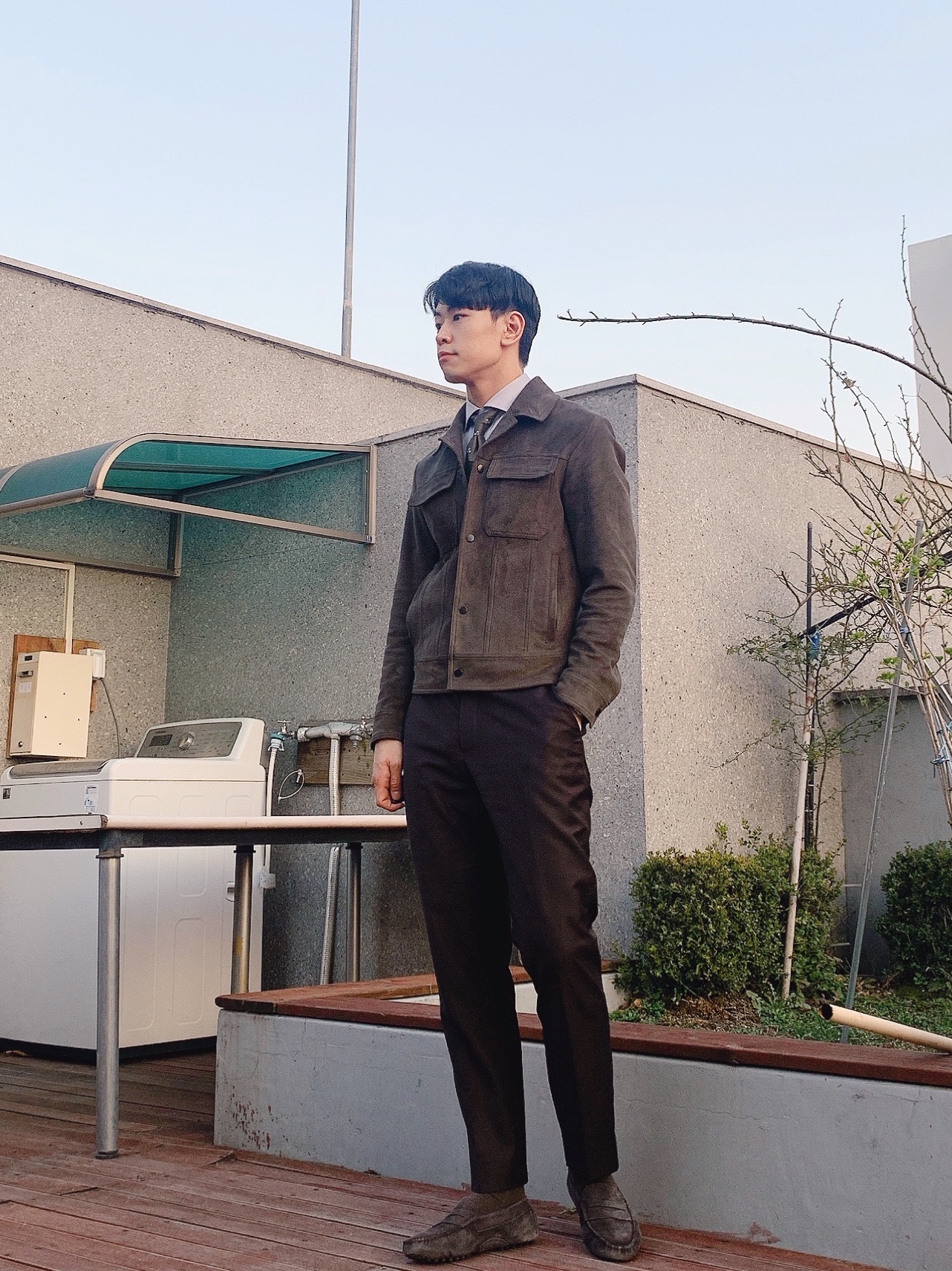 Tod's Gommino Nubuck Driving Shoes Brown 착용 스타일
