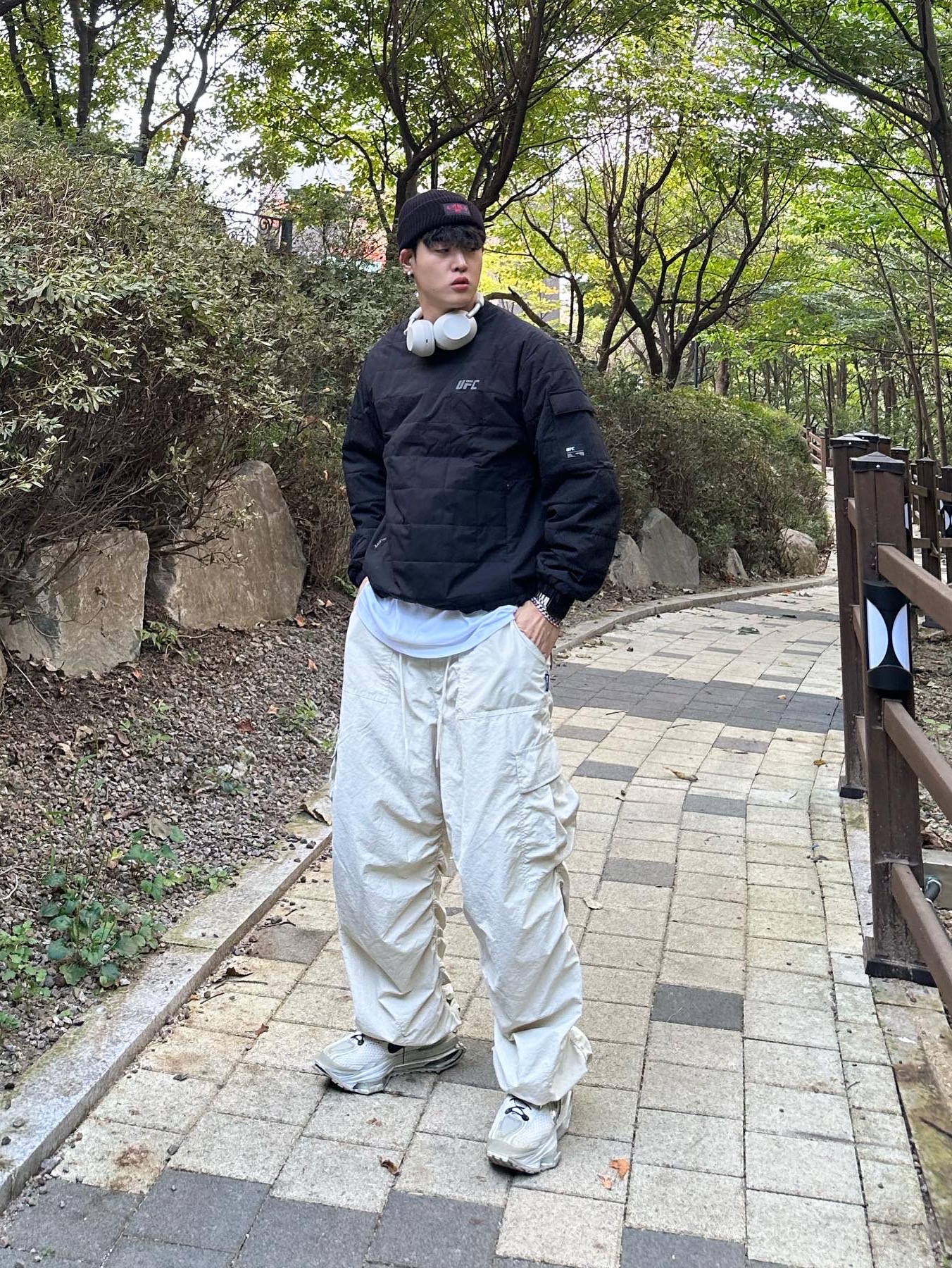 Nike x Matthew M Williams Zoom 004 Stone, Sony WH-1000XM5 Silver (Korean Ver.) 착용 스타일 - 2