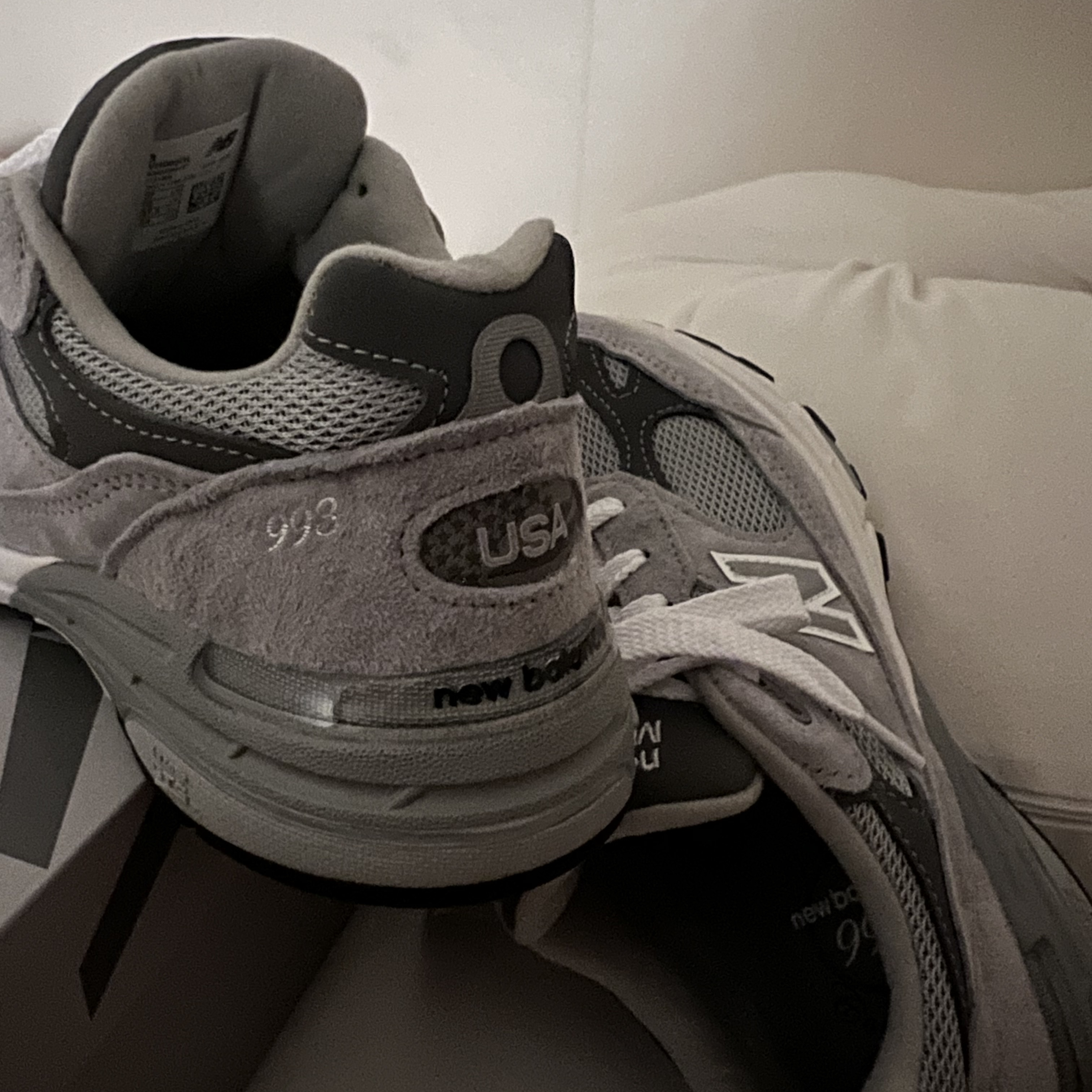 (W) New Balance 993 Made in USA Grey - B Standard 착용 스타일 - 2