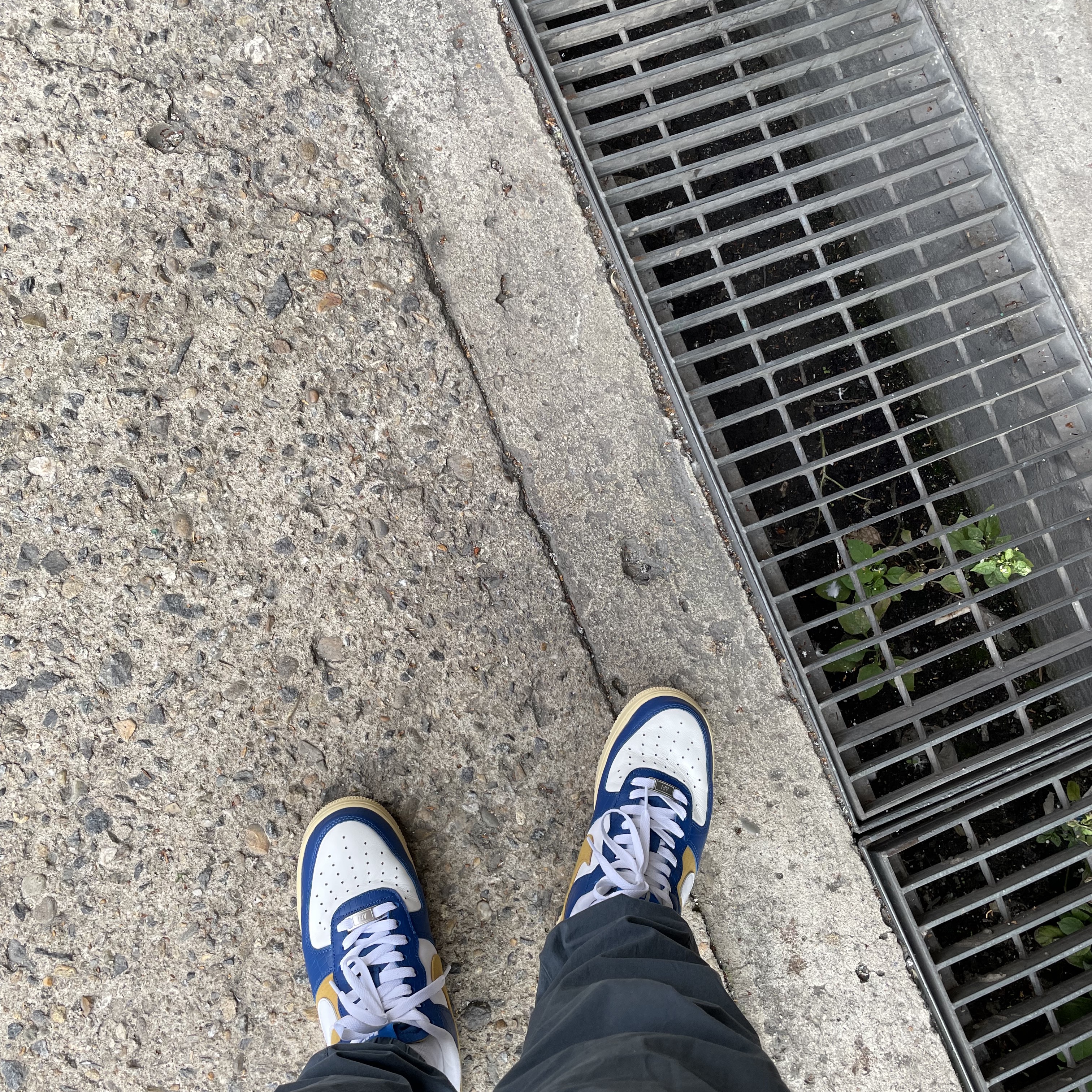 Nike x Undefeated Air Force 1 Low SP 5 On It Court Blue 착용 스타일