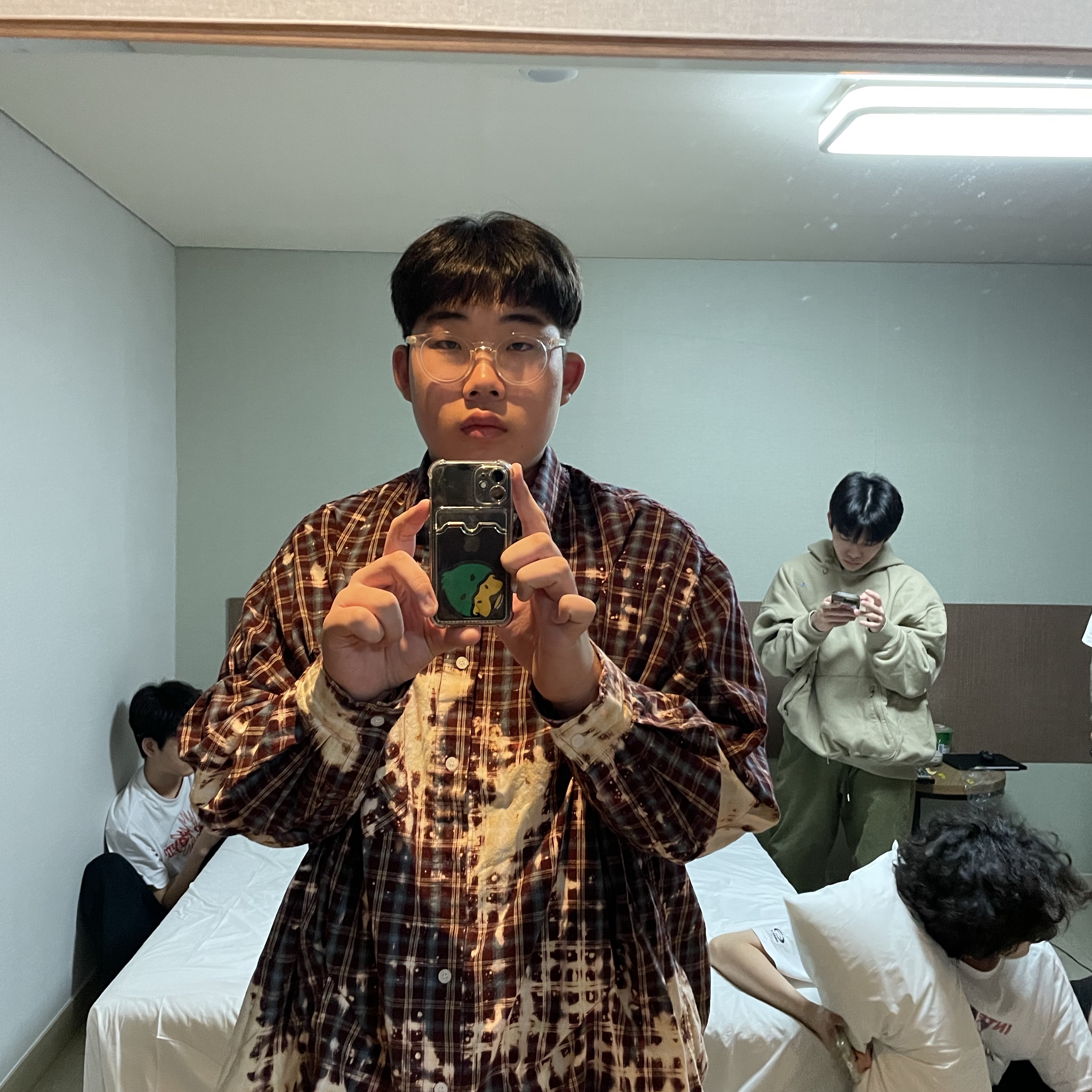 Nos Couleurs Bleached Bite Shirts Burgundy, Nike x Off-White NRG Fleece Hoodie Khaki - Asia 착용 스타일 - 1