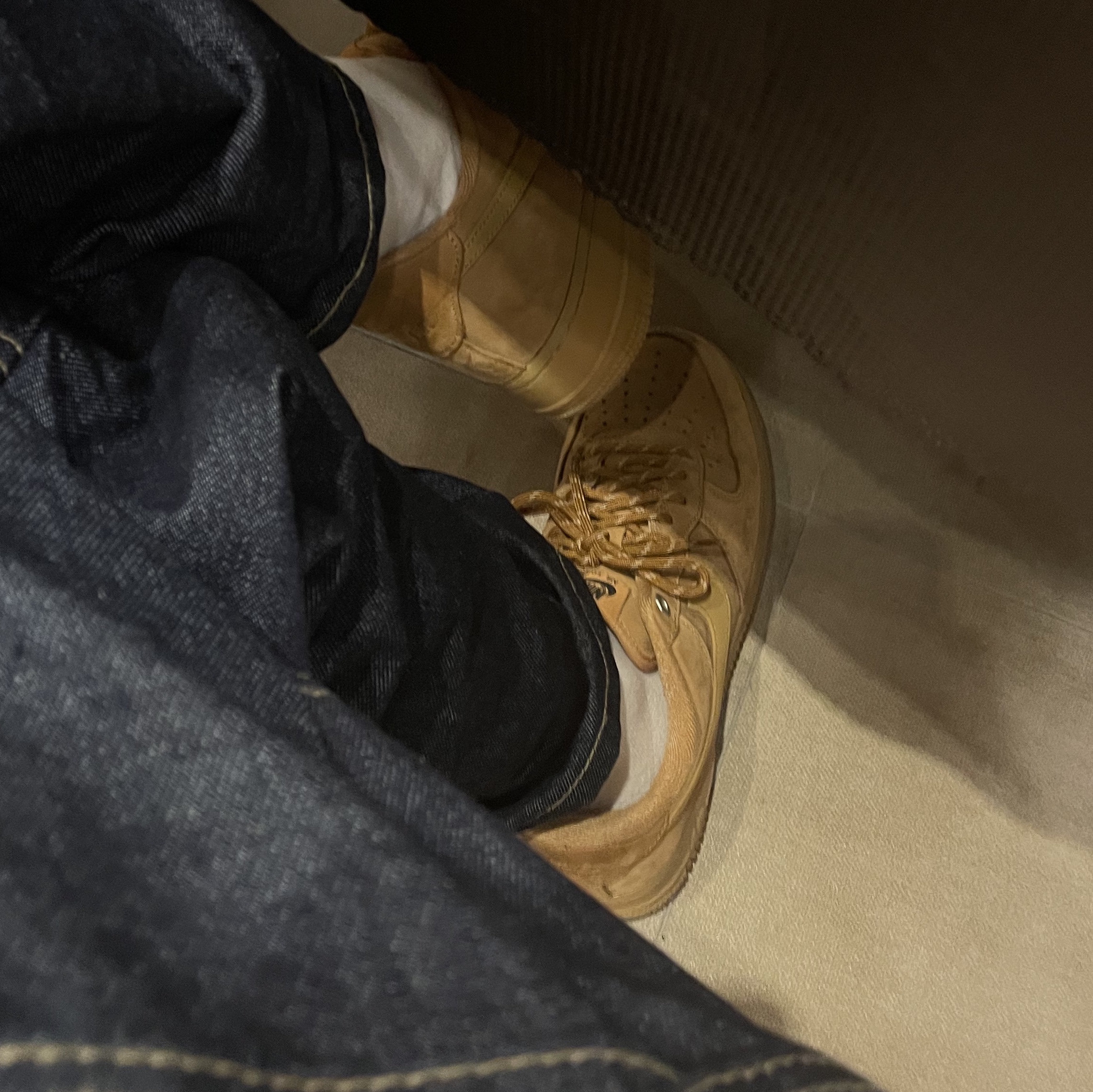 Nike Air Force 1 '07 WB Flax 착용 스타일