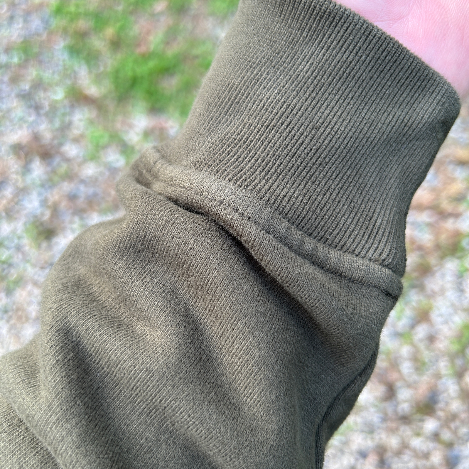 Stone Island 62420 Brushed Cotton Fleece Garment Dyed Crewneck Sweatshirt Olive Green - 23FW 착용 스타일 - 5