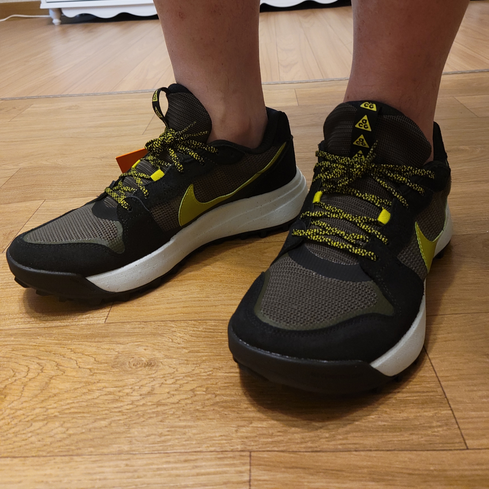 Nike ACG Lowcate Black Moss 착용 스타일 - 6