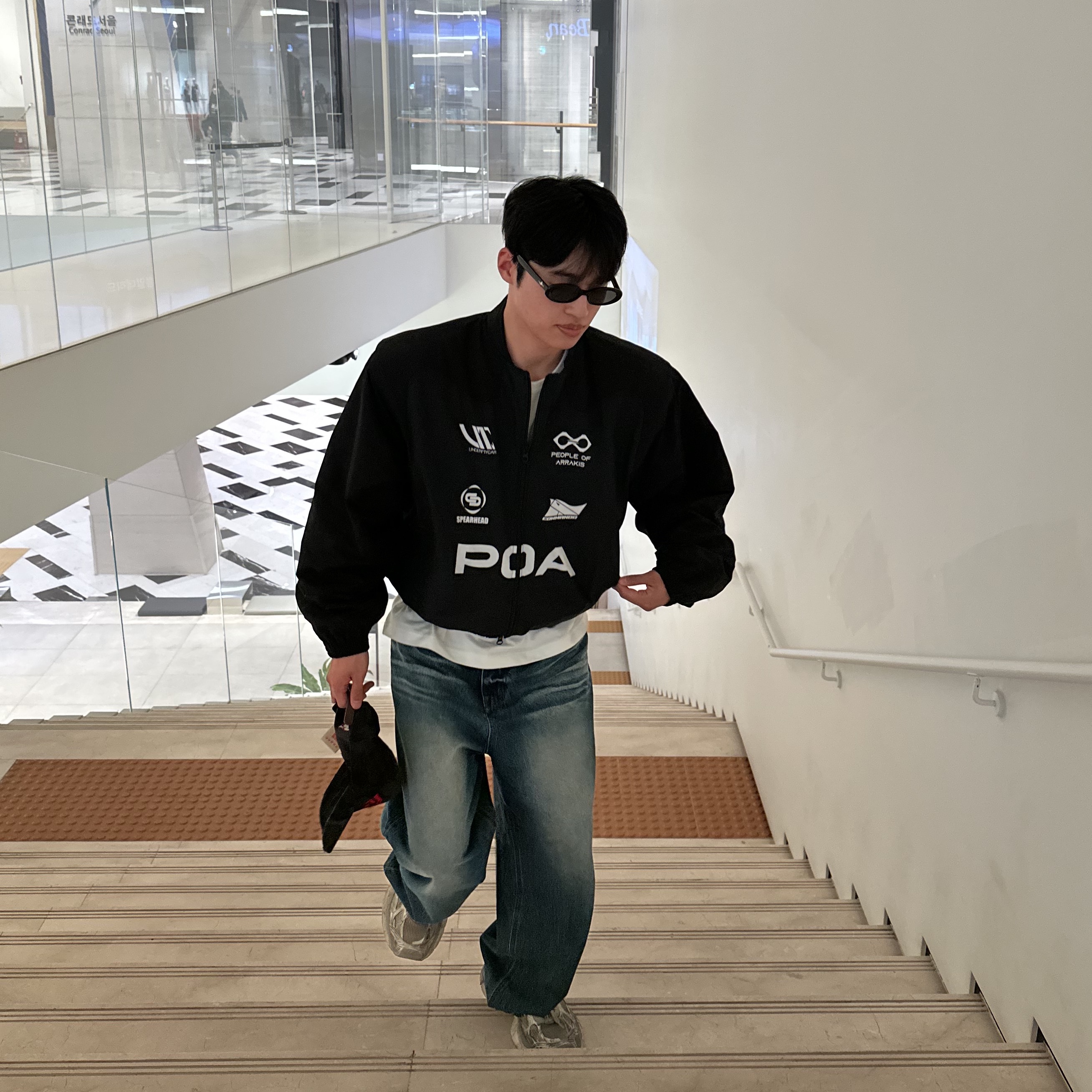 Undermycar Acer Padded Shoulder Crop Blouson Ebony - 23FW, Gentle Monster Bandoneon.L 01 Black 착용 스타일 - 2