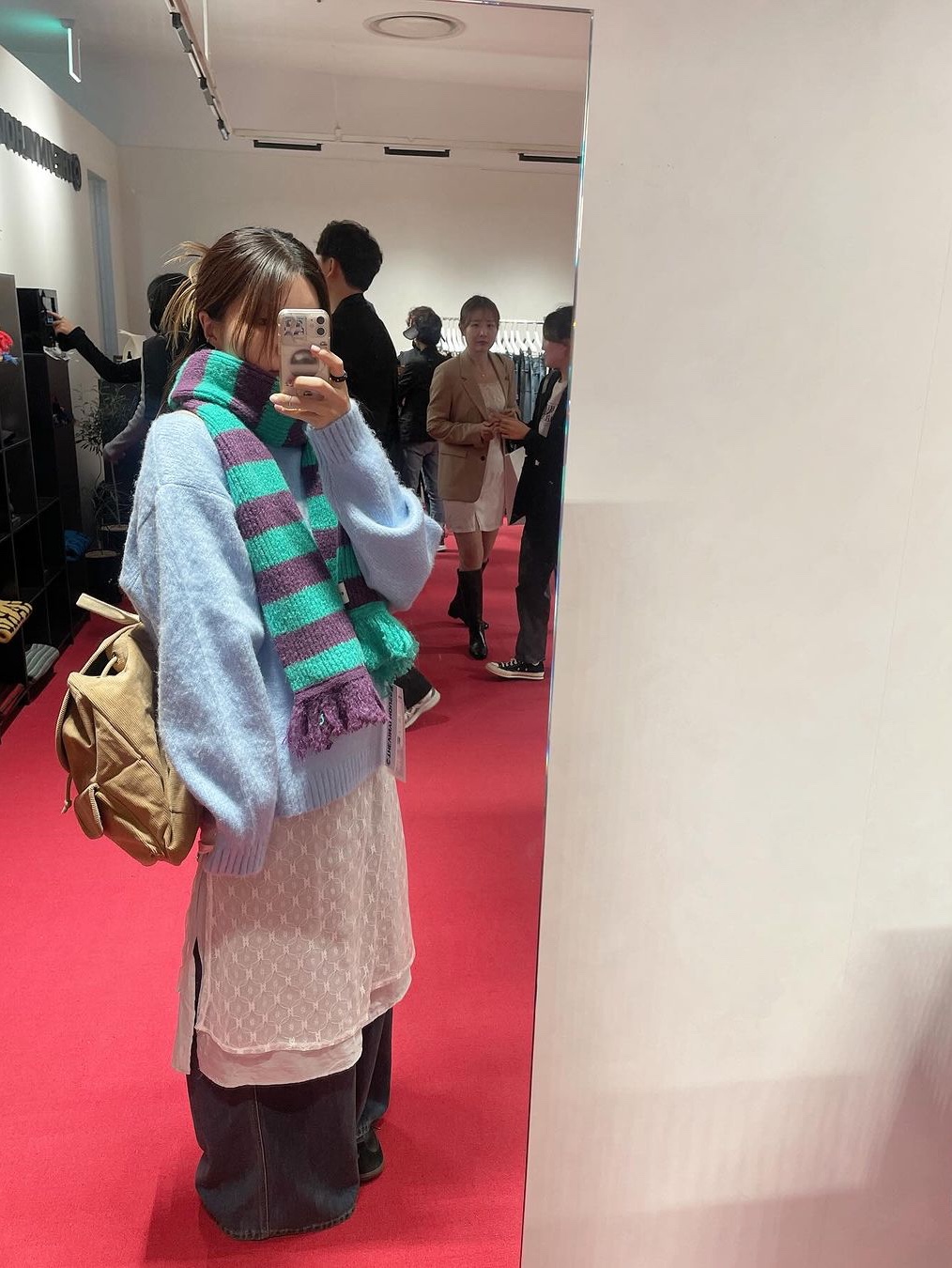Thevinylhouse Mohair Striped Scarf Green 착용 스타일