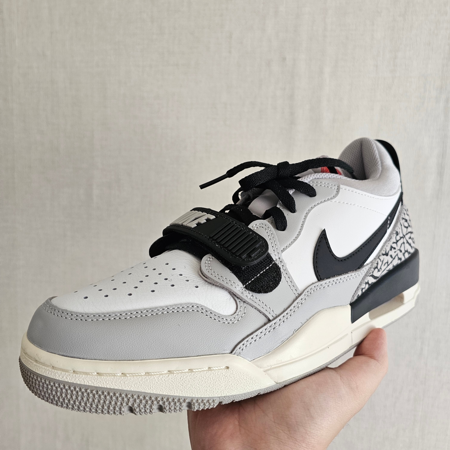 Jordan Legacy 312 Low Tech Grey 착용 스타일 - 4