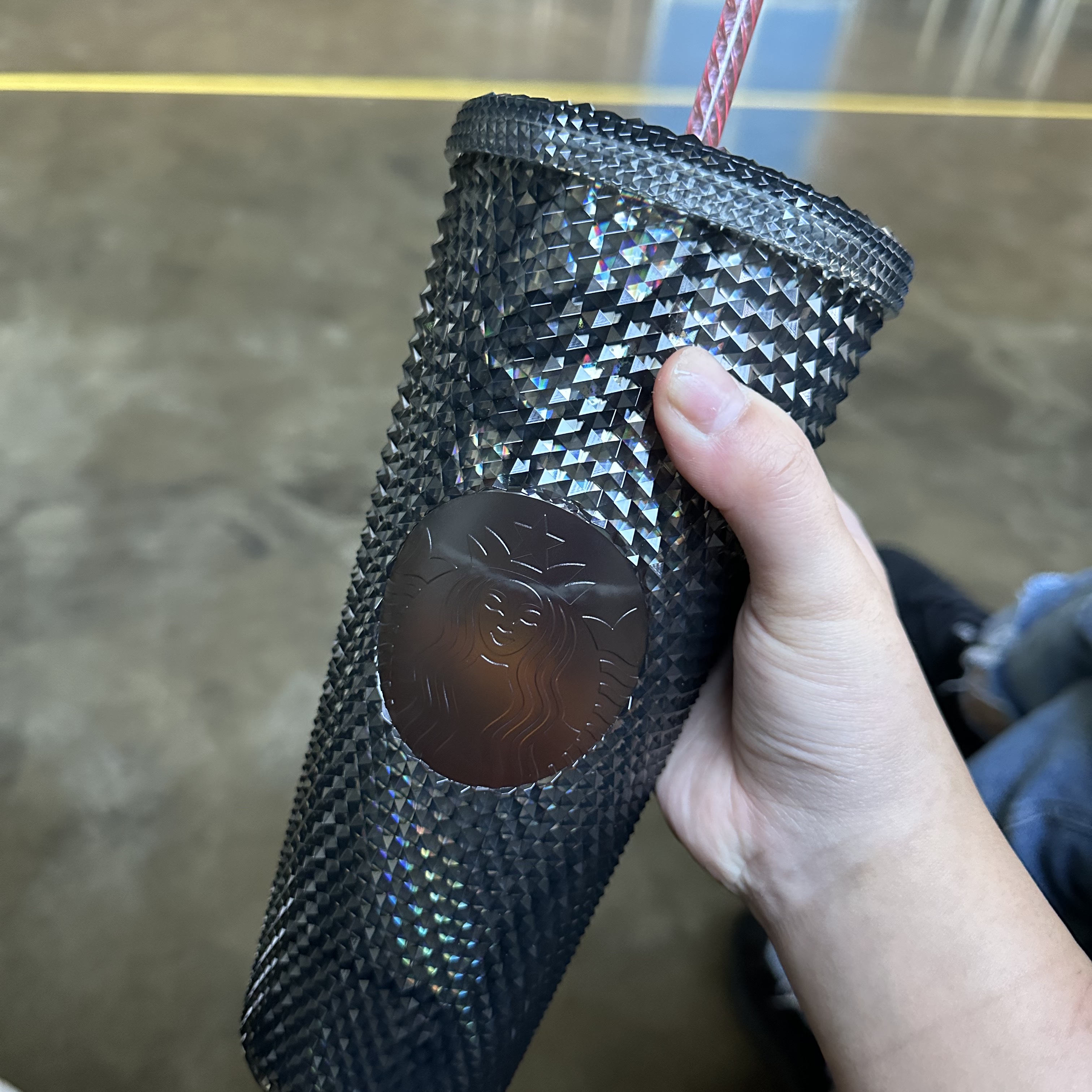 Starbucks x Blackpink Black Stud Cold Cup 710ml 착용 스타일