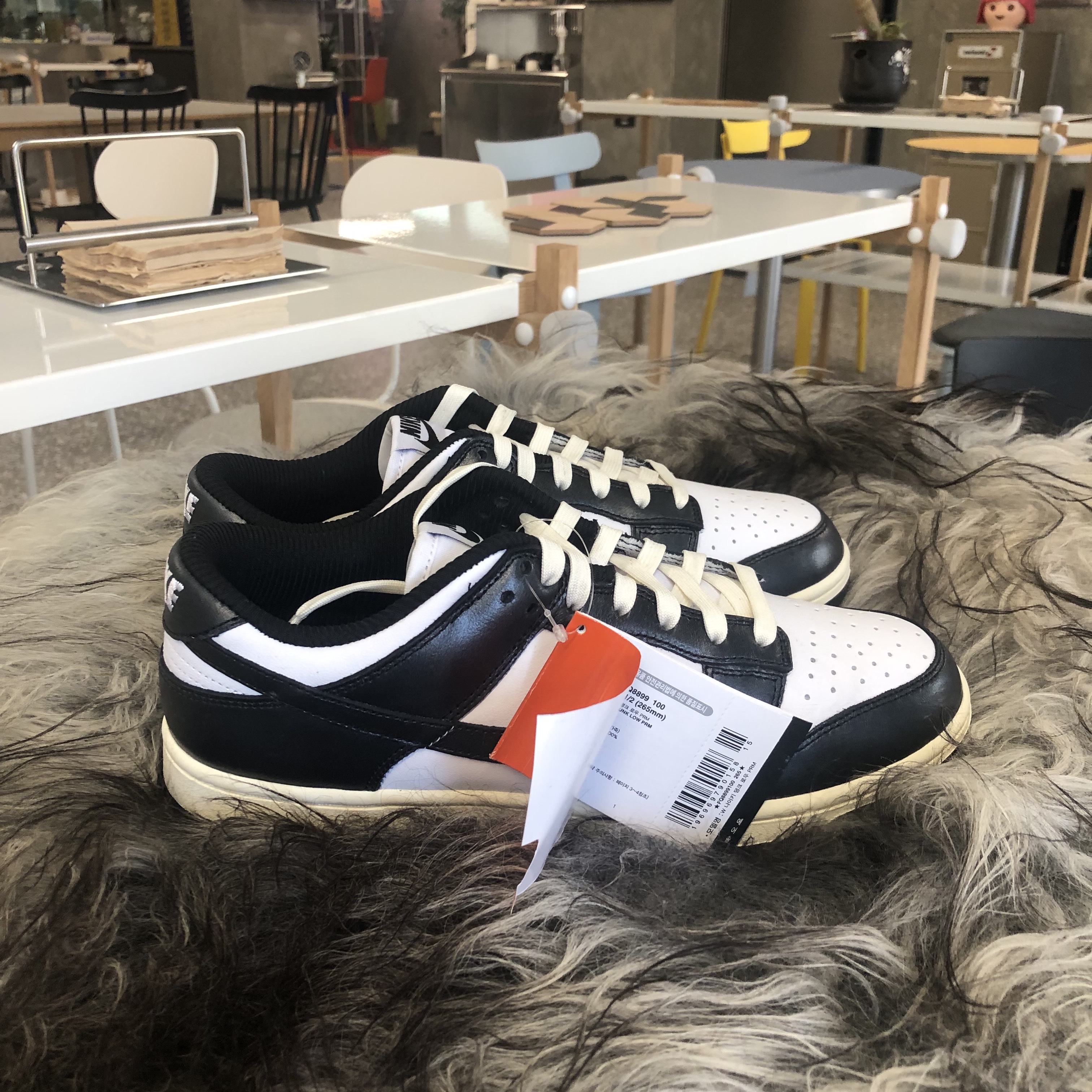 (W) Nike Dunk Low Vintage Black and White 착용 스타일