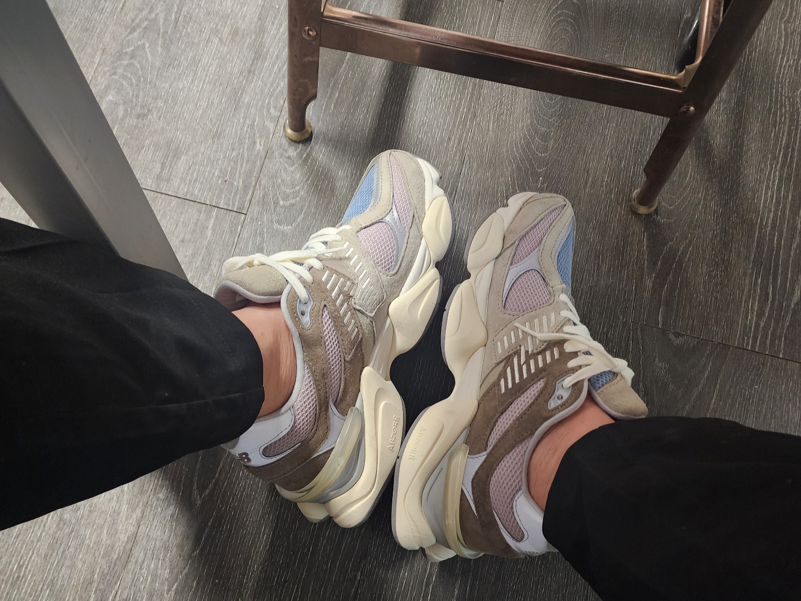 New Balance 9060 Sea Salt Blue 착용 스타일 - 2