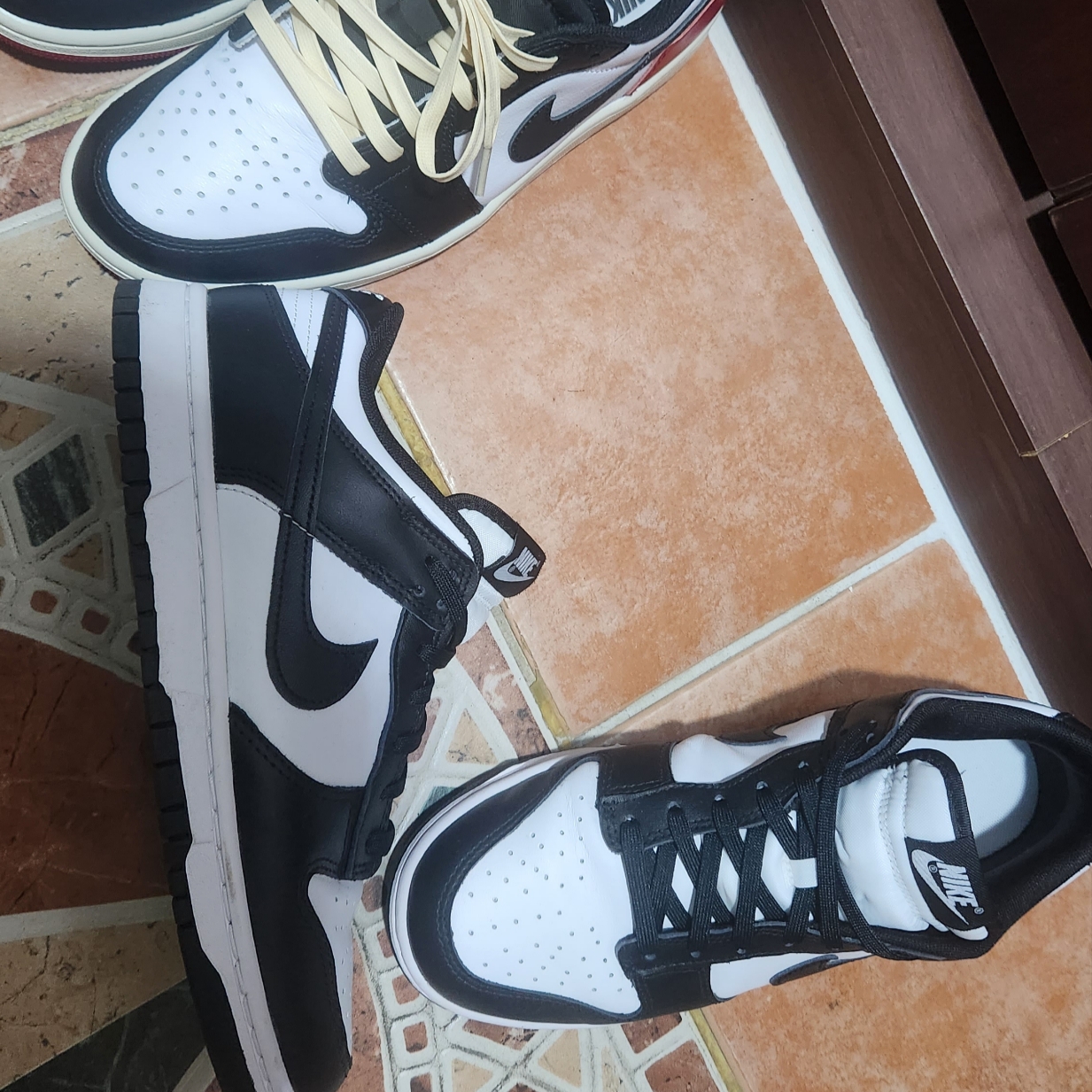 Nike Dunk Low Retro Black 착용 스타일 - 2