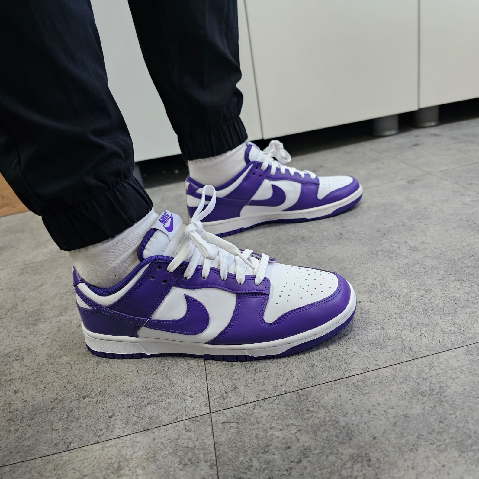 Nike Dunk Low Retro Championship Court Purple 착용 스타일 - 4