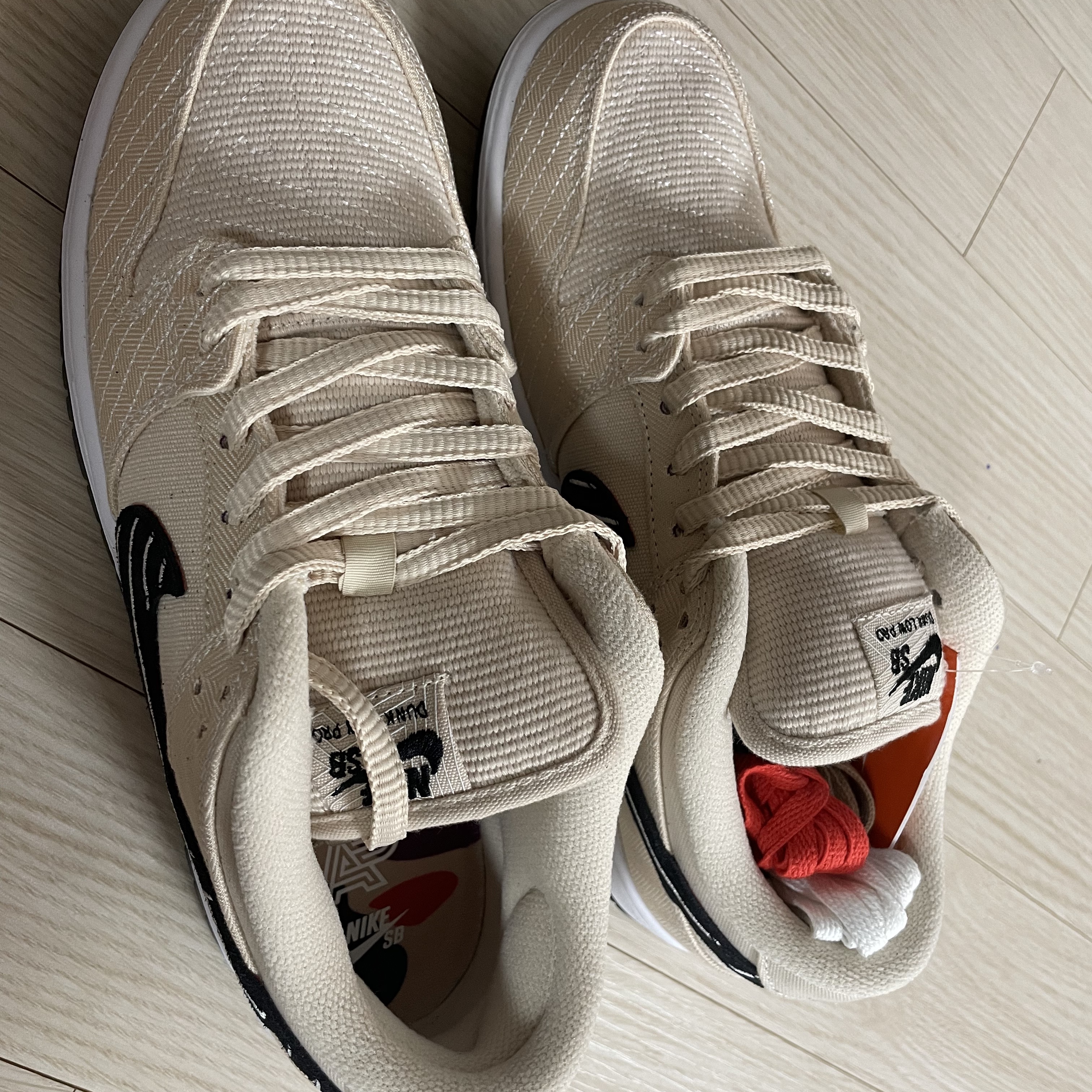 Nike x Albino & Preto SB Dunk Low Fossil Black 착용 스타일