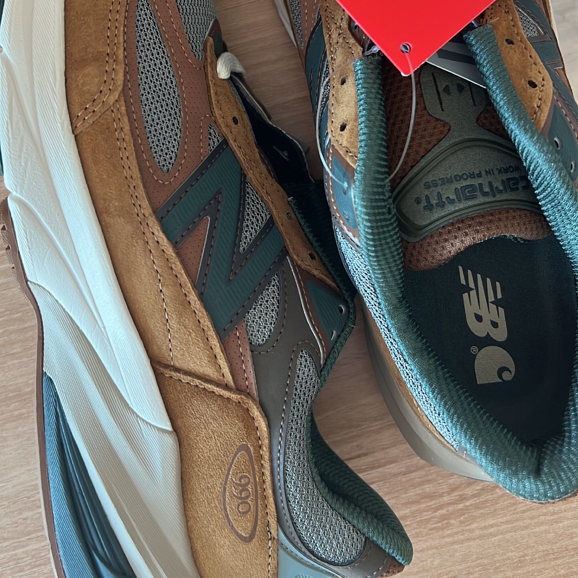 New Balance x Carhartt WIP 990v6 Made in USA Hamilton Brown Military Green 착용 스타일