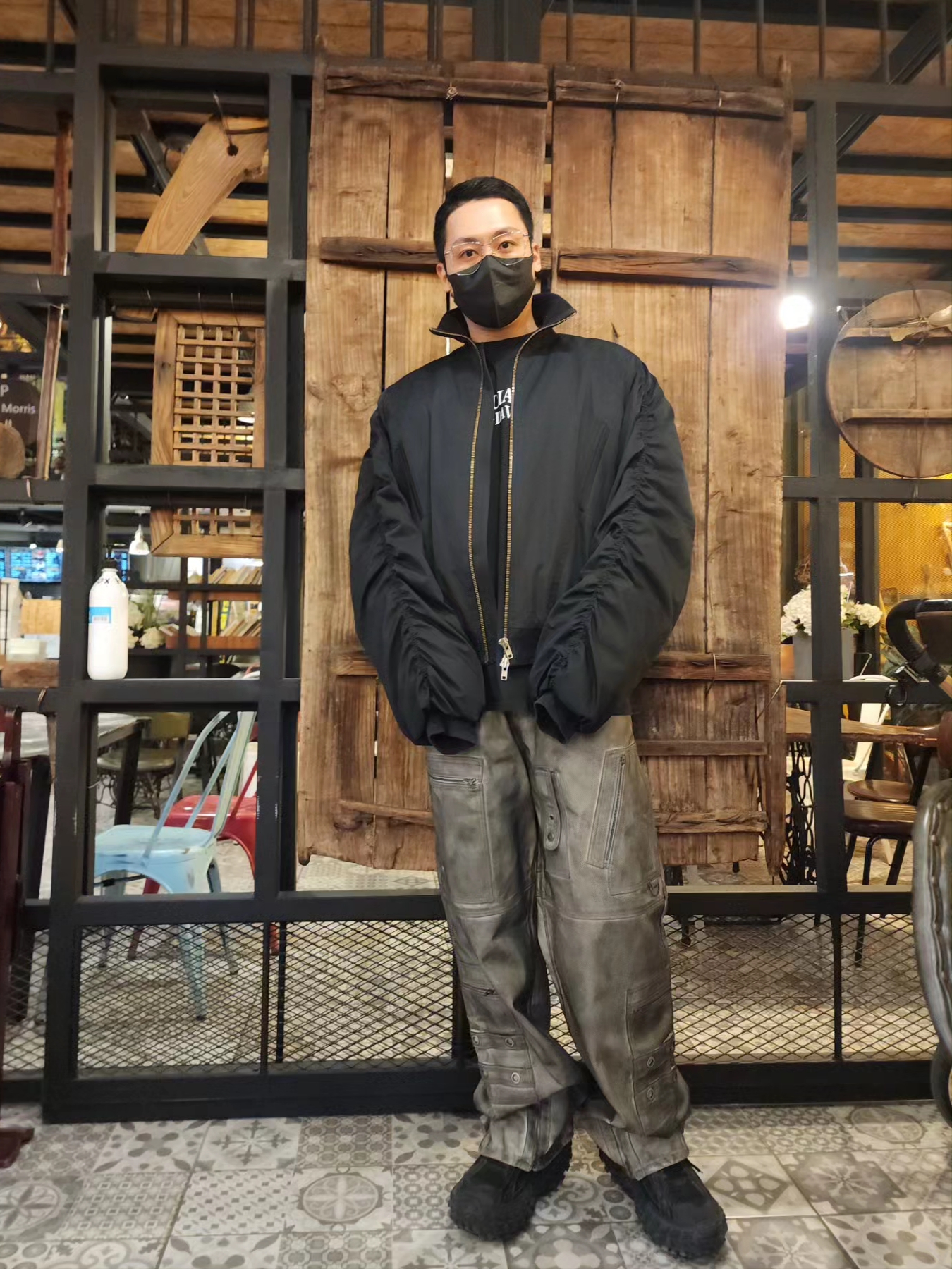 Project G/R Flight Denim Pants Dust Grey, Balenciaga Defender Sneakers Black 착용 스타일 - 2