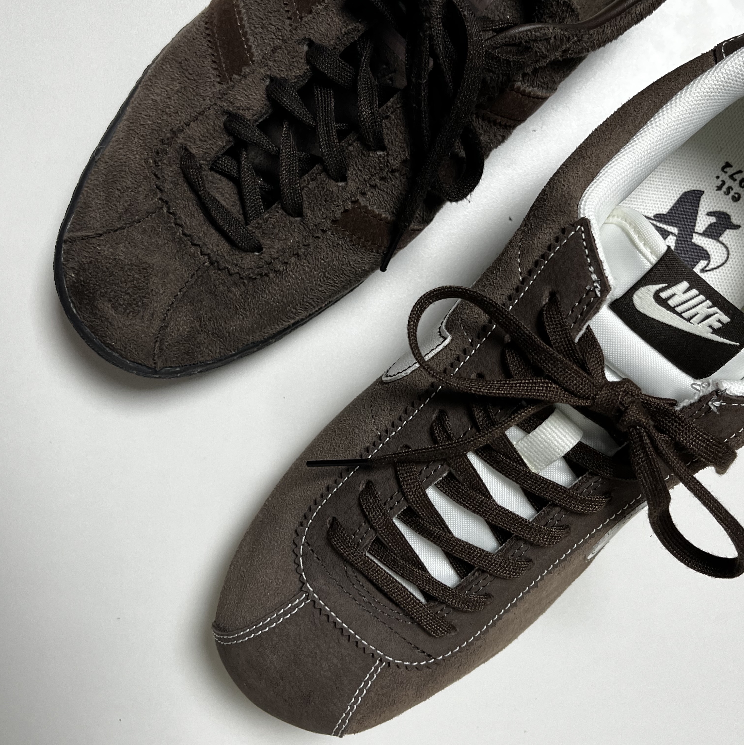 Nike Cortez SE Hangul Day Baroque Brown Sail, Adidas Tobacco Gruen Dark Brown 착용 스타일 - 2