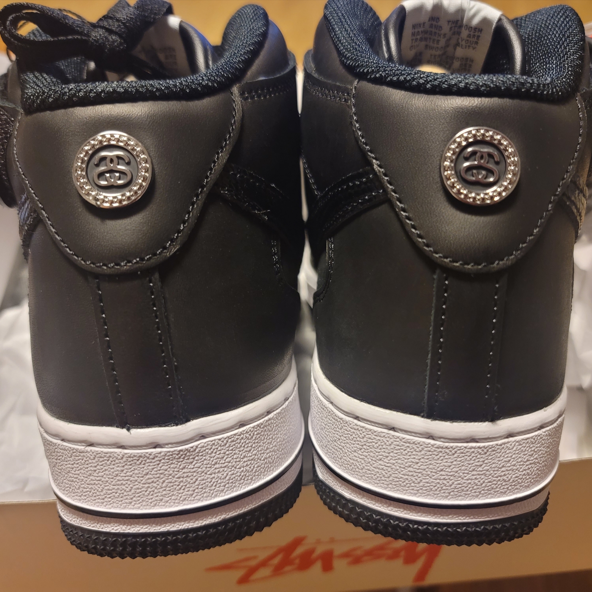 Nike x Stussy Air Force 1 '07 Mid SP Black 착용 스타일