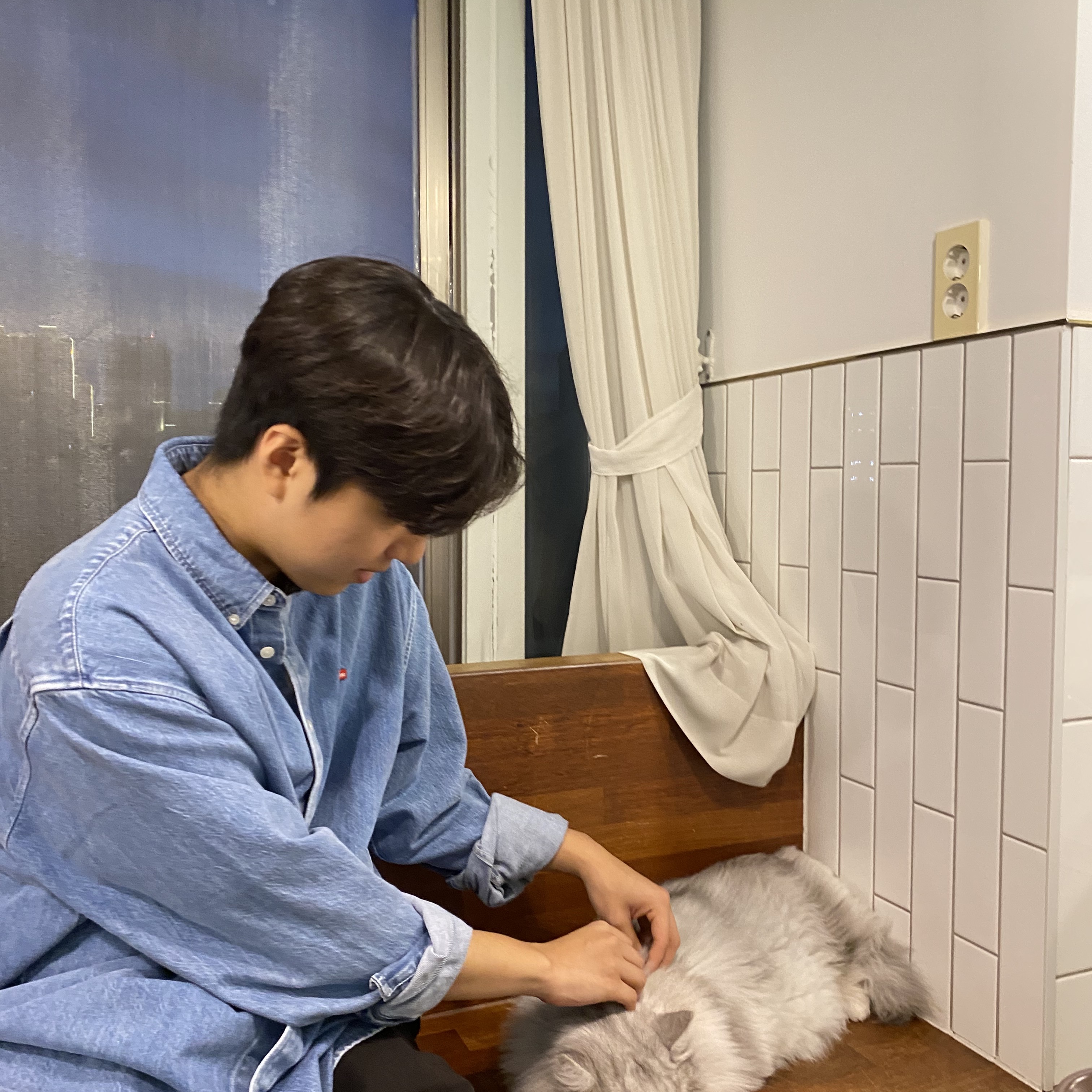 Supreme Small Box Shirt Denim - 23FW 착용 스타일 - 1