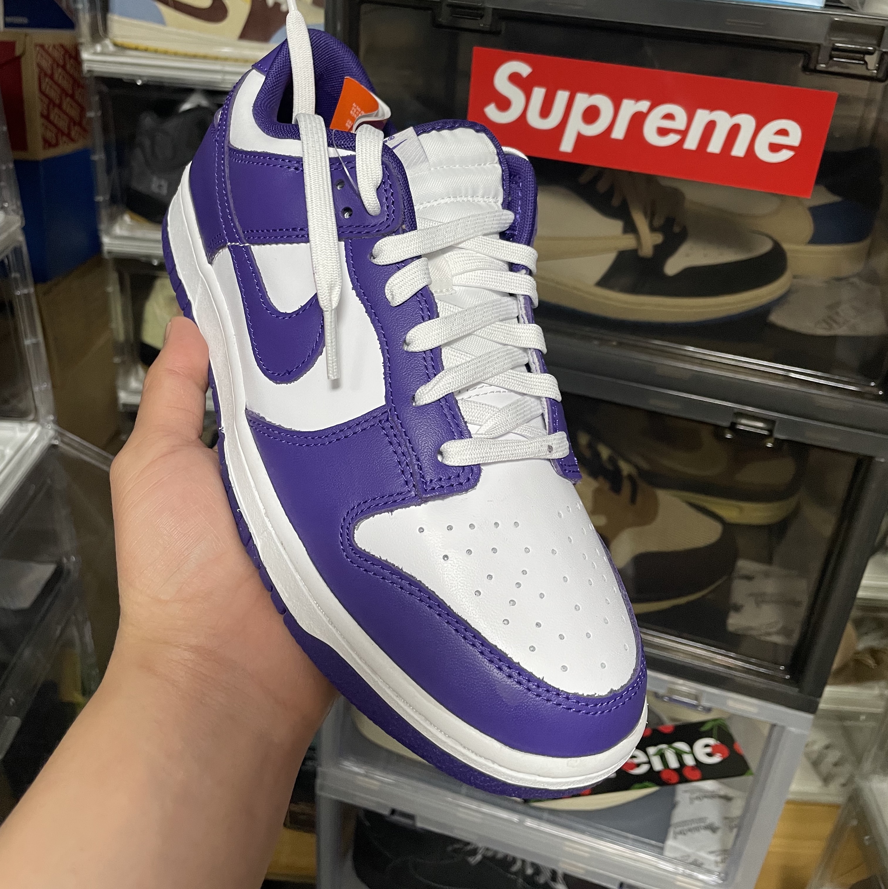 Nike Dunk Low Pro Premium Medium Curry, Nike Dunk Low Retro Championship Court Purple 착용 스타일 - 2