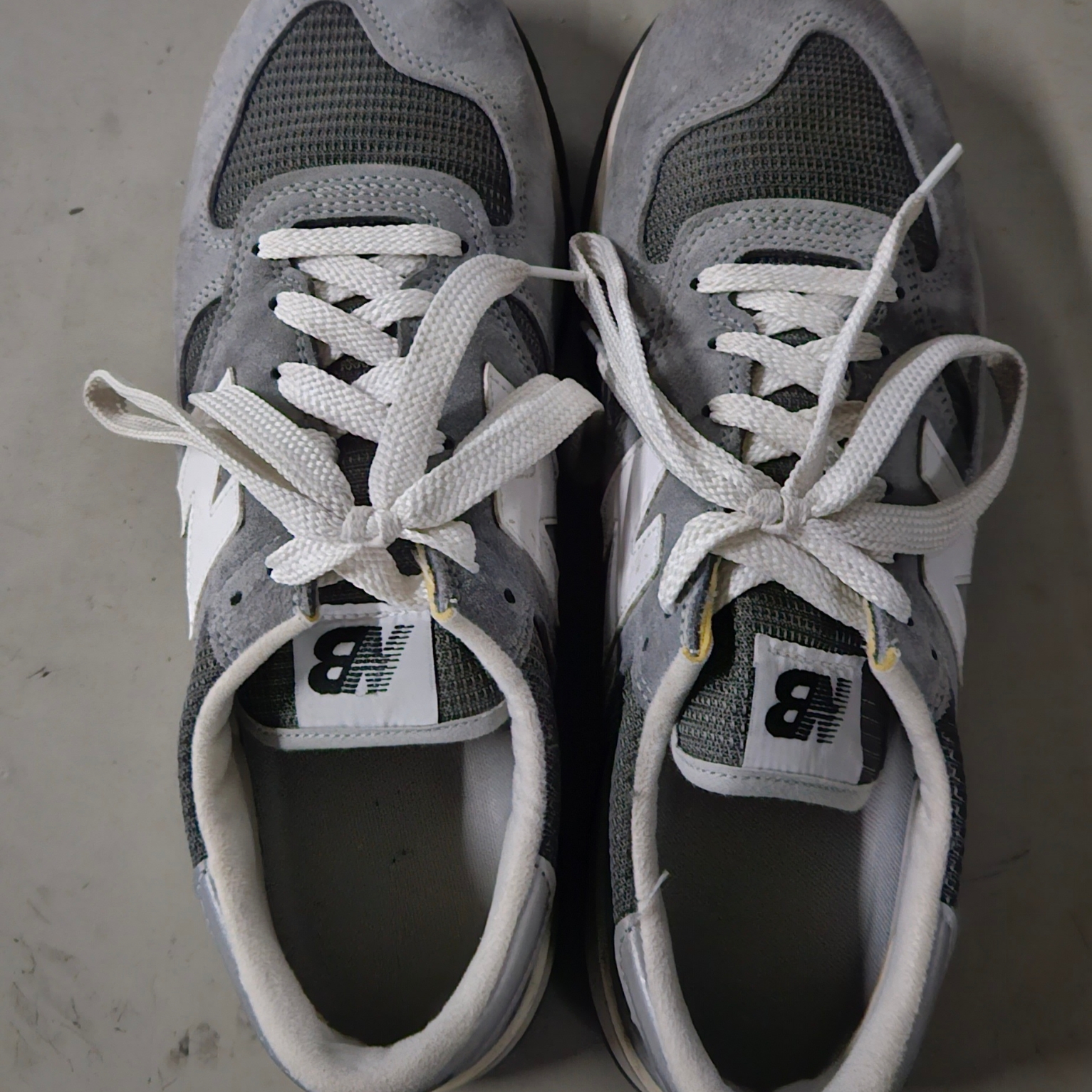 New Balance 990v1 Made in USA Grey White 착용 스타일
