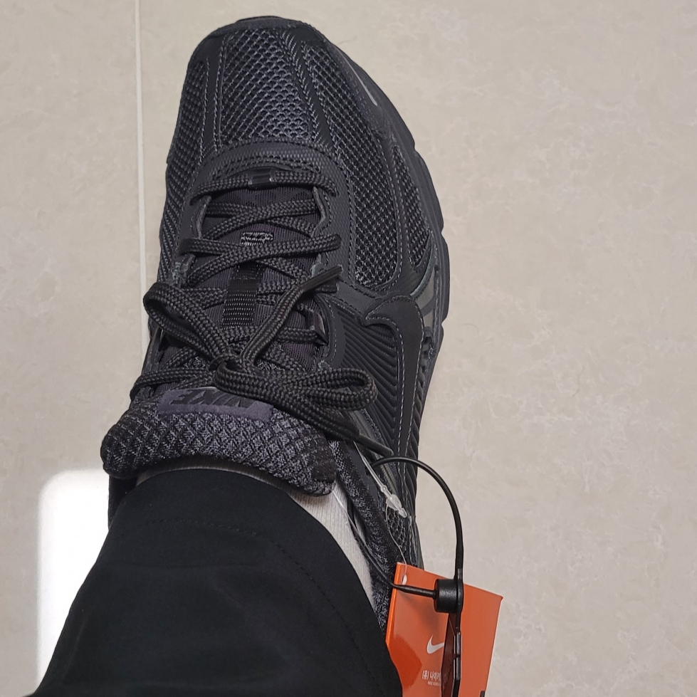 Nike Zoom Vomero 5 SP Anthracite 2023 착용 스타일