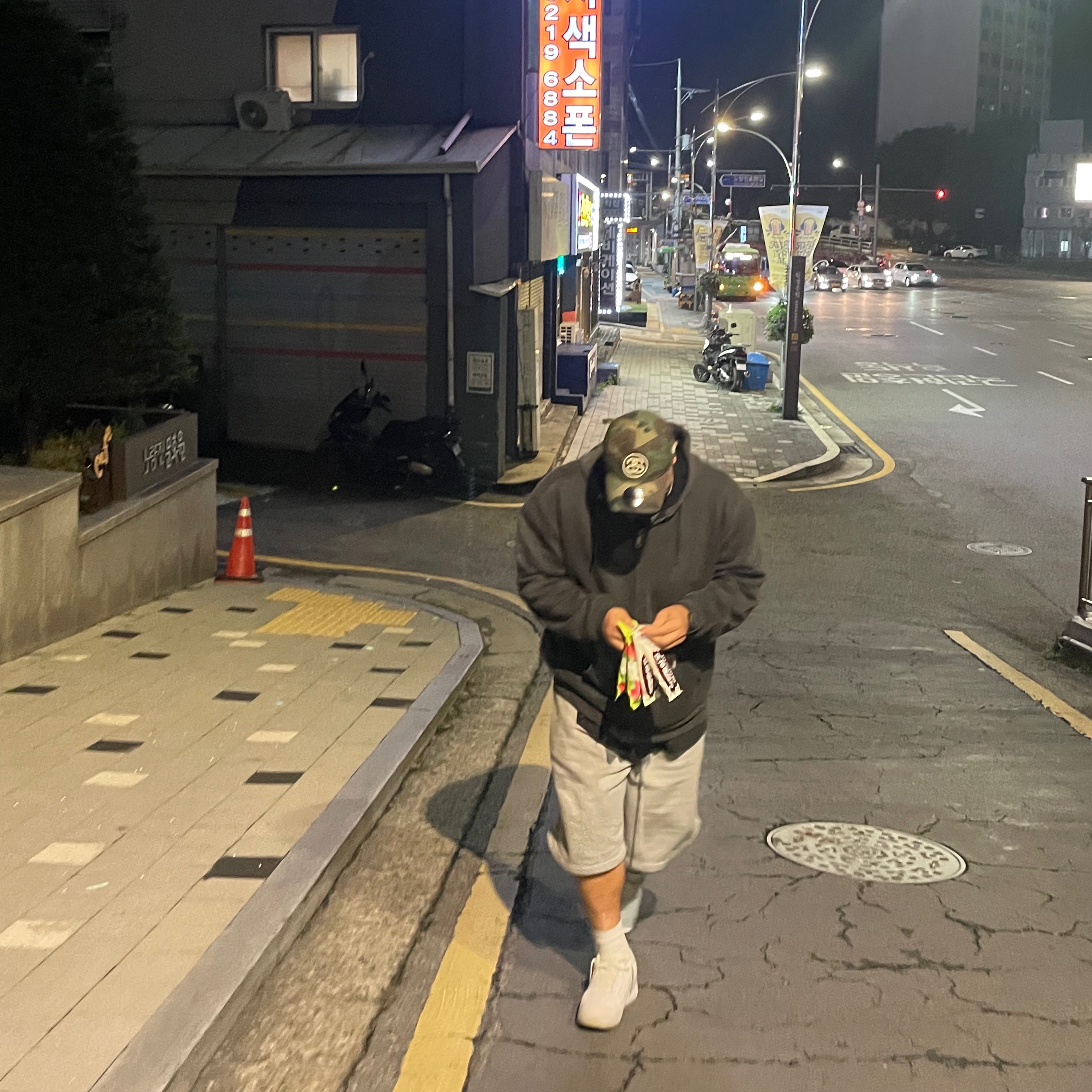 Stussy SS Link 9Twenty Cap Woodland Camo, Carhartt Loose Fit Firm Duck Thermal-Lined Active Jac -1 Warm Rating Black 착용 스타일
