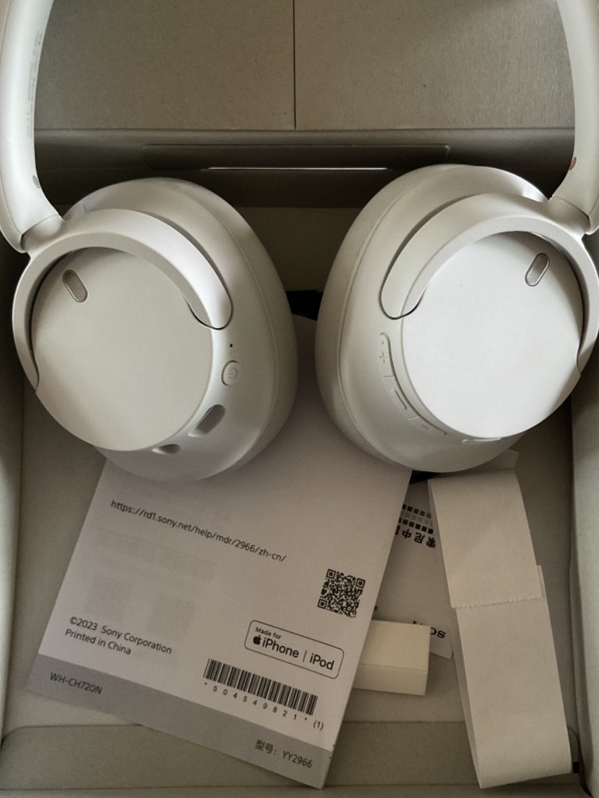 Sony WH-CH720N White (Sony Korea Ver.) 착용 스타일