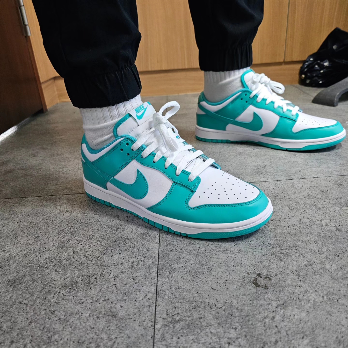 Nike Dunk Low White Clear Jade 착용 스타일 - 1