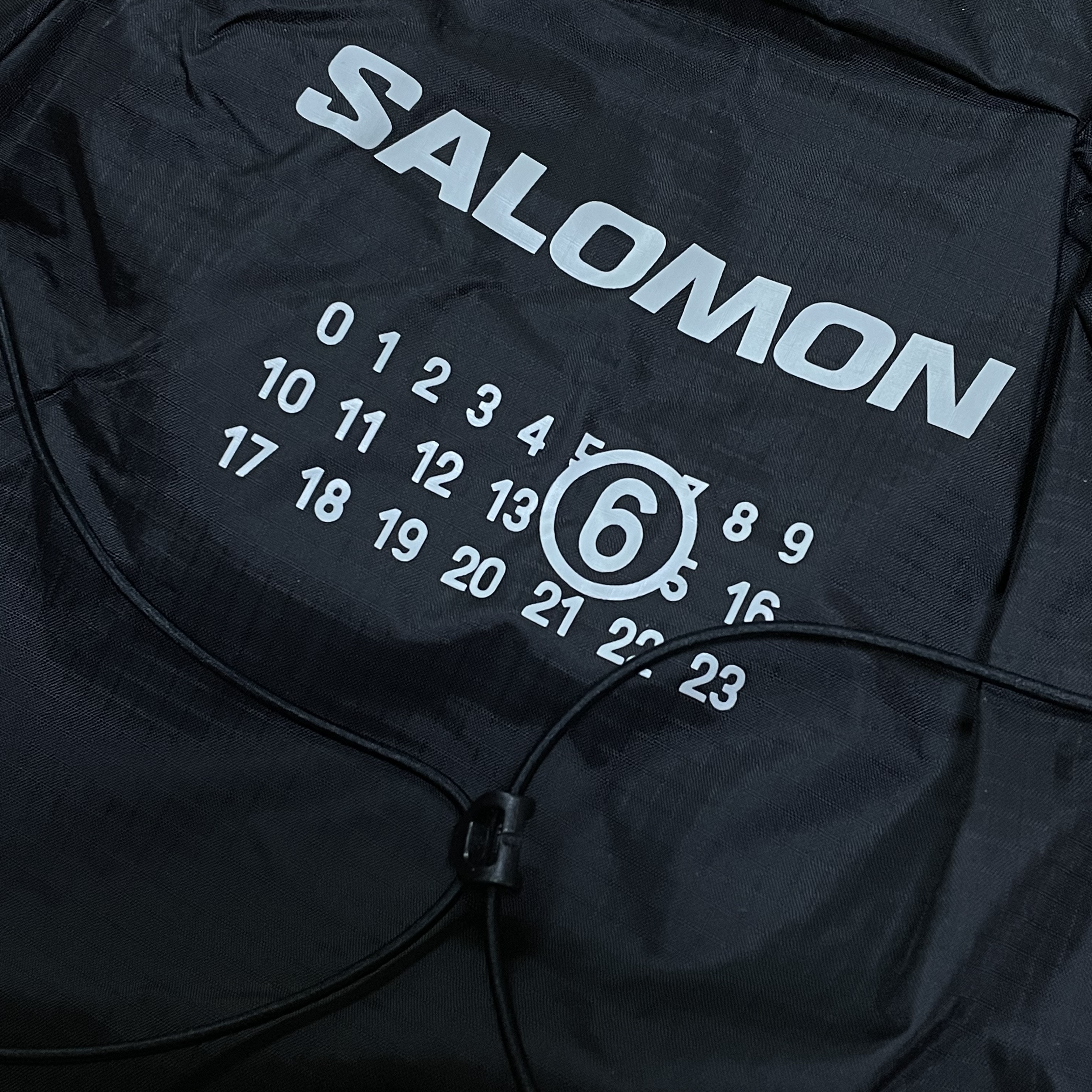 Salomon x MM6 Maison Margiela XT-15 Black 착용 스타일 - 2