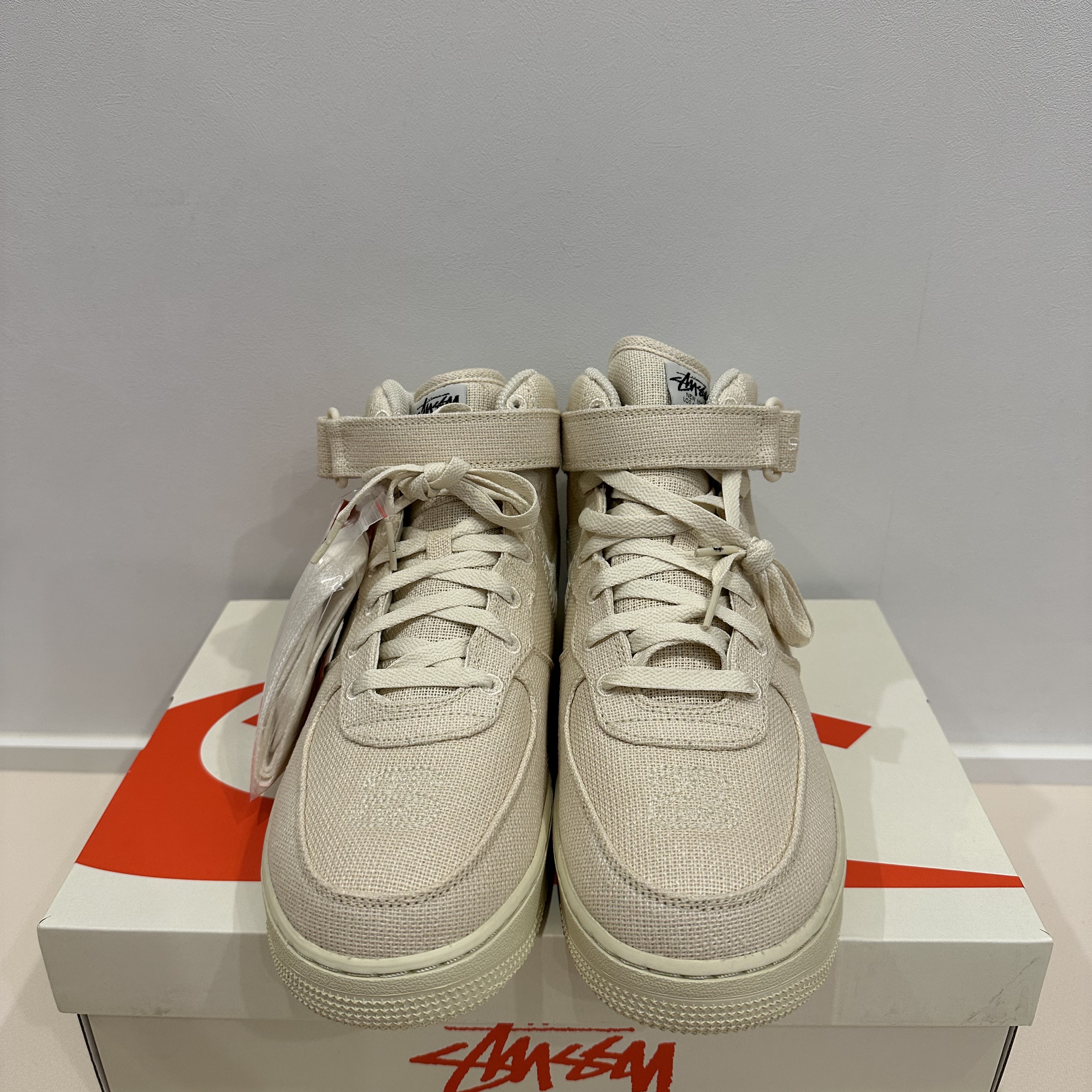 Nike x Stussy Air Force 1 '07 Mid SP Fossil 착용 스타일 - 1