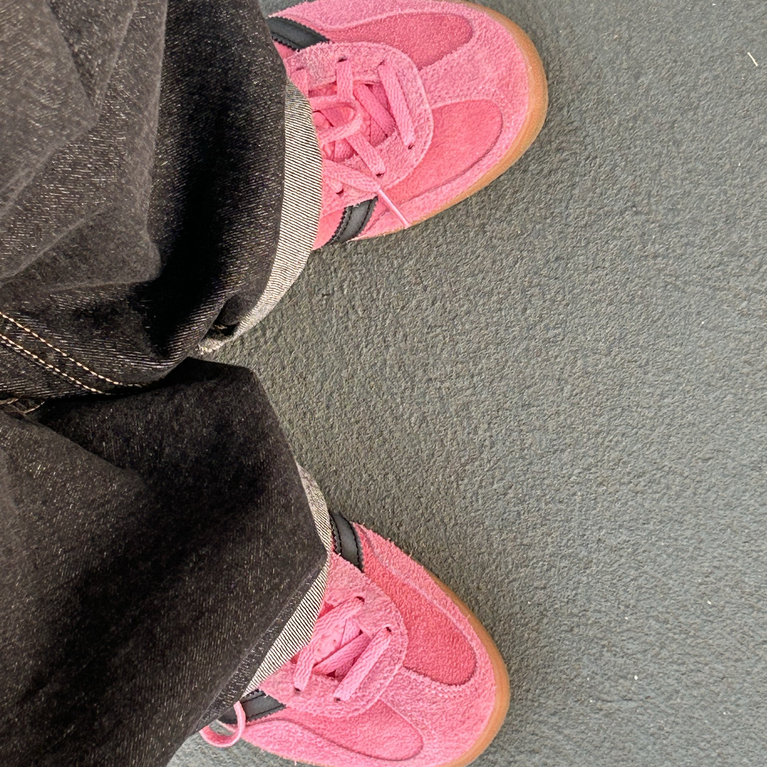 (W) Adidas Gazelle Indoor Bliss Pink 착용 스타일