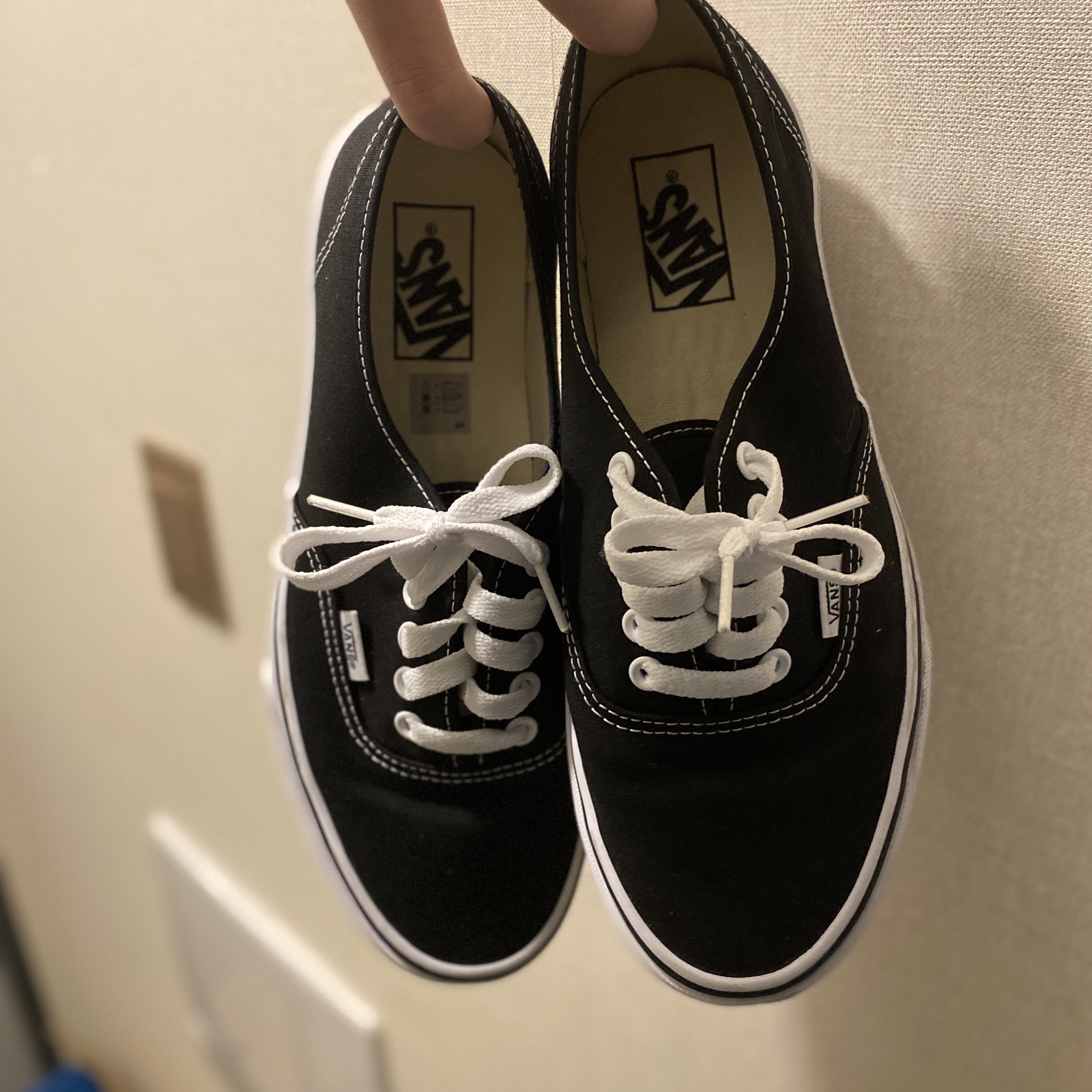 Vans Authentic Black White 착용 스타일