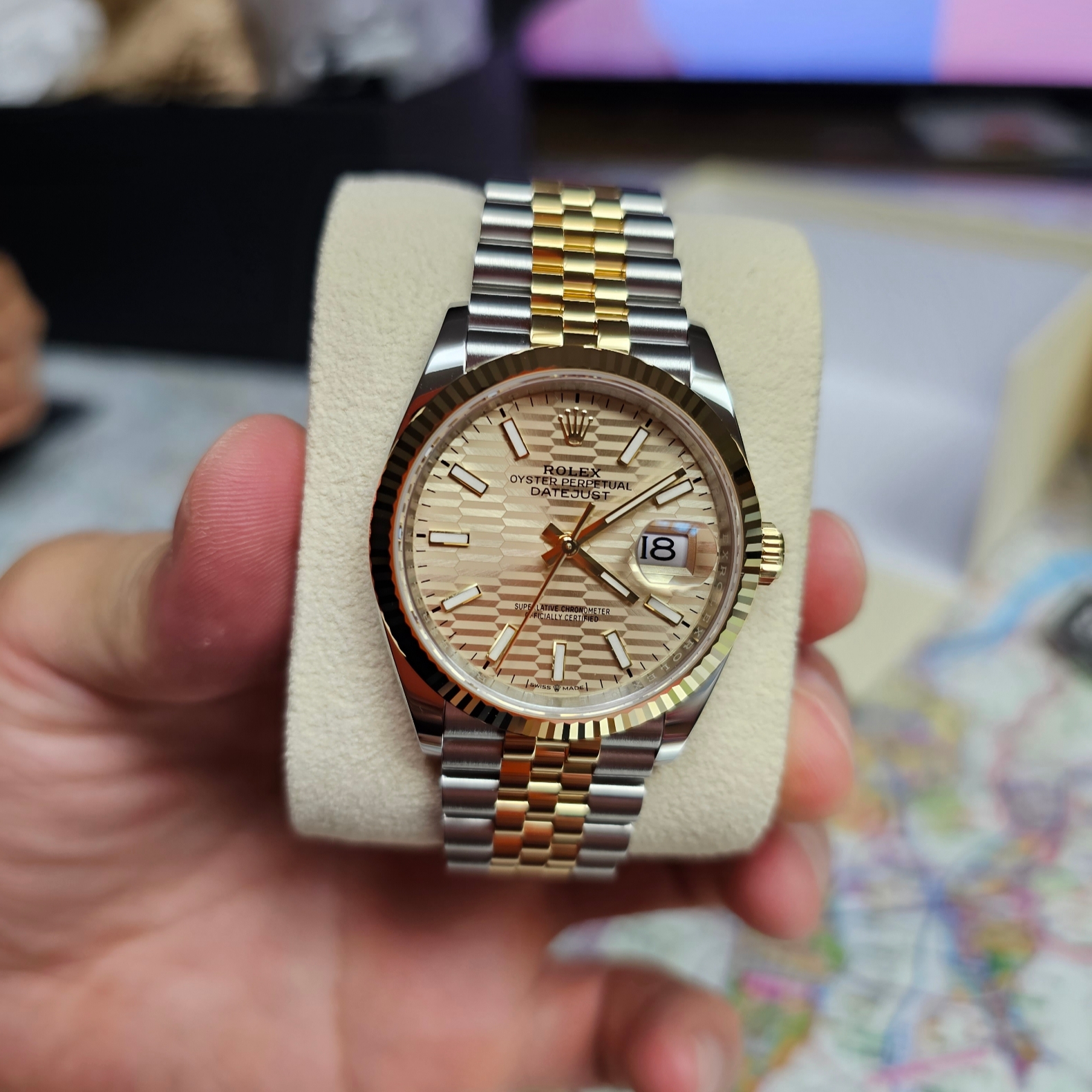 Rolex Datejust 36mm 126233 Fluted Motif Golden Jubilee 착용 스타일 - 1