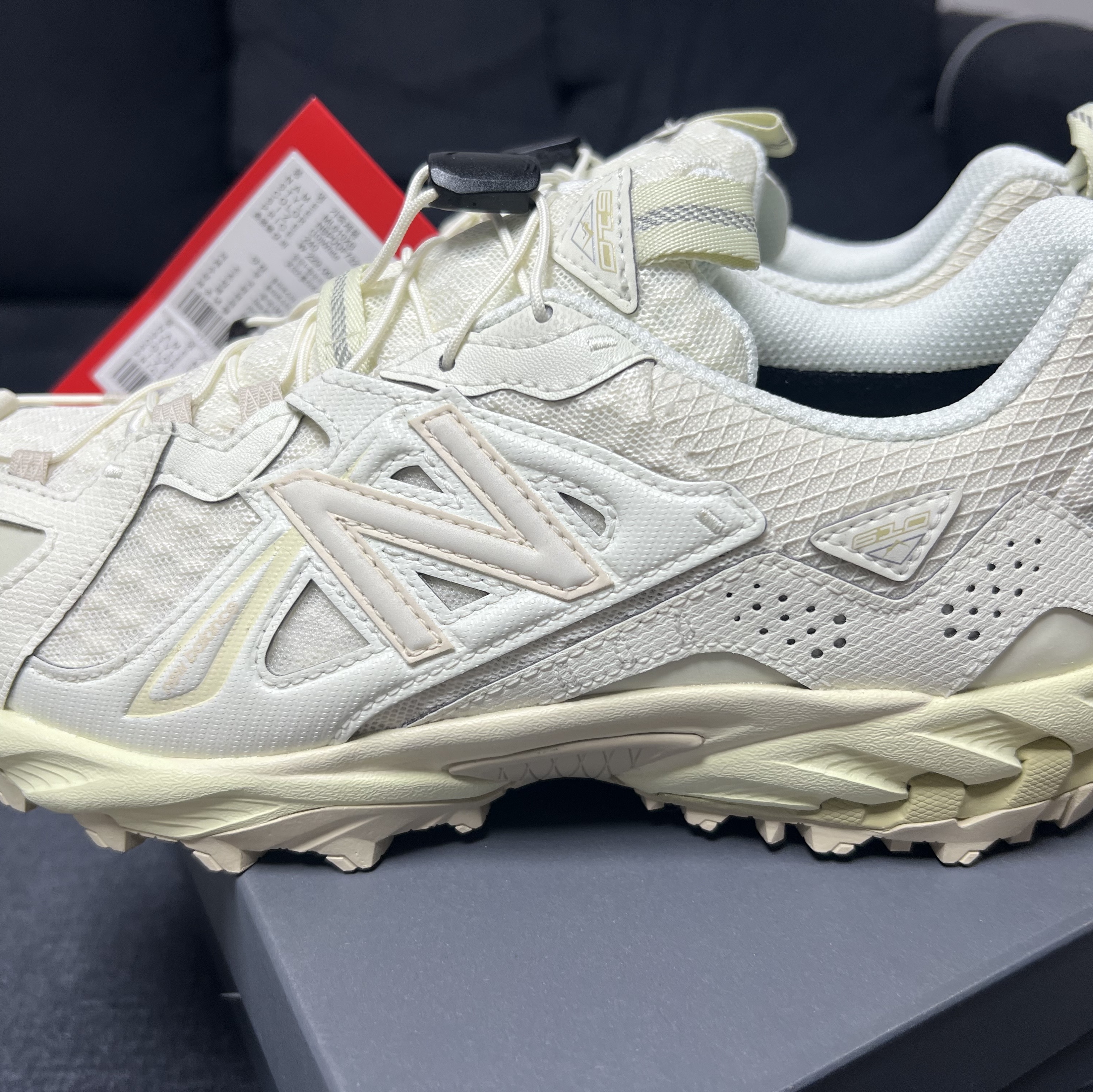 New Balance ML610T White - D Standard 착용 스타일 - 2