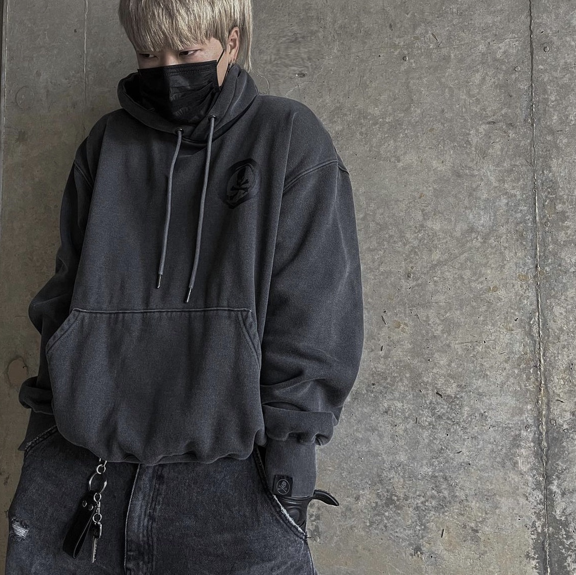 Rick Owens Geobasket Full Grain Calf Leather Strobe Sneakers Black Milk White 착용 스타일 - 4