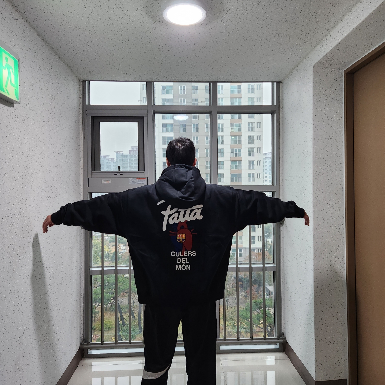 Nike x Patta x FC Barcelona Solo Swoosh Hoodie Culers del Món (FD4147-010) 착용 스타일 - 9