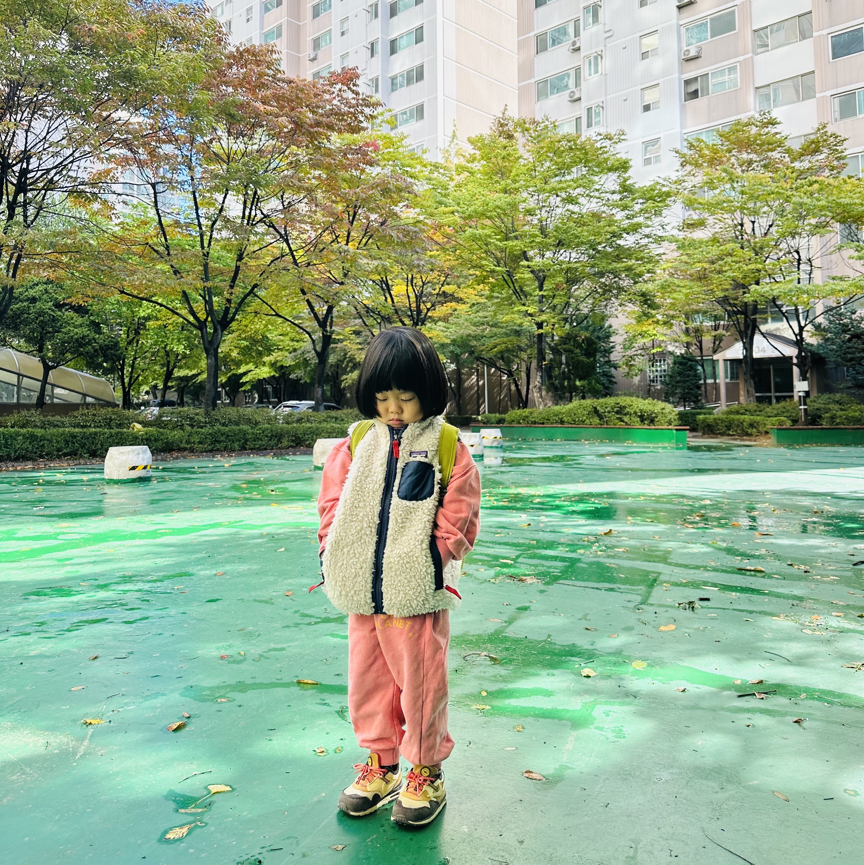 (Baby) Patagonia Retro-X Fleece Vest Natural New Navy, (TD) Nike x Travis Scott Air Max 1 Cact.us Brown 착용 스타일 - 1