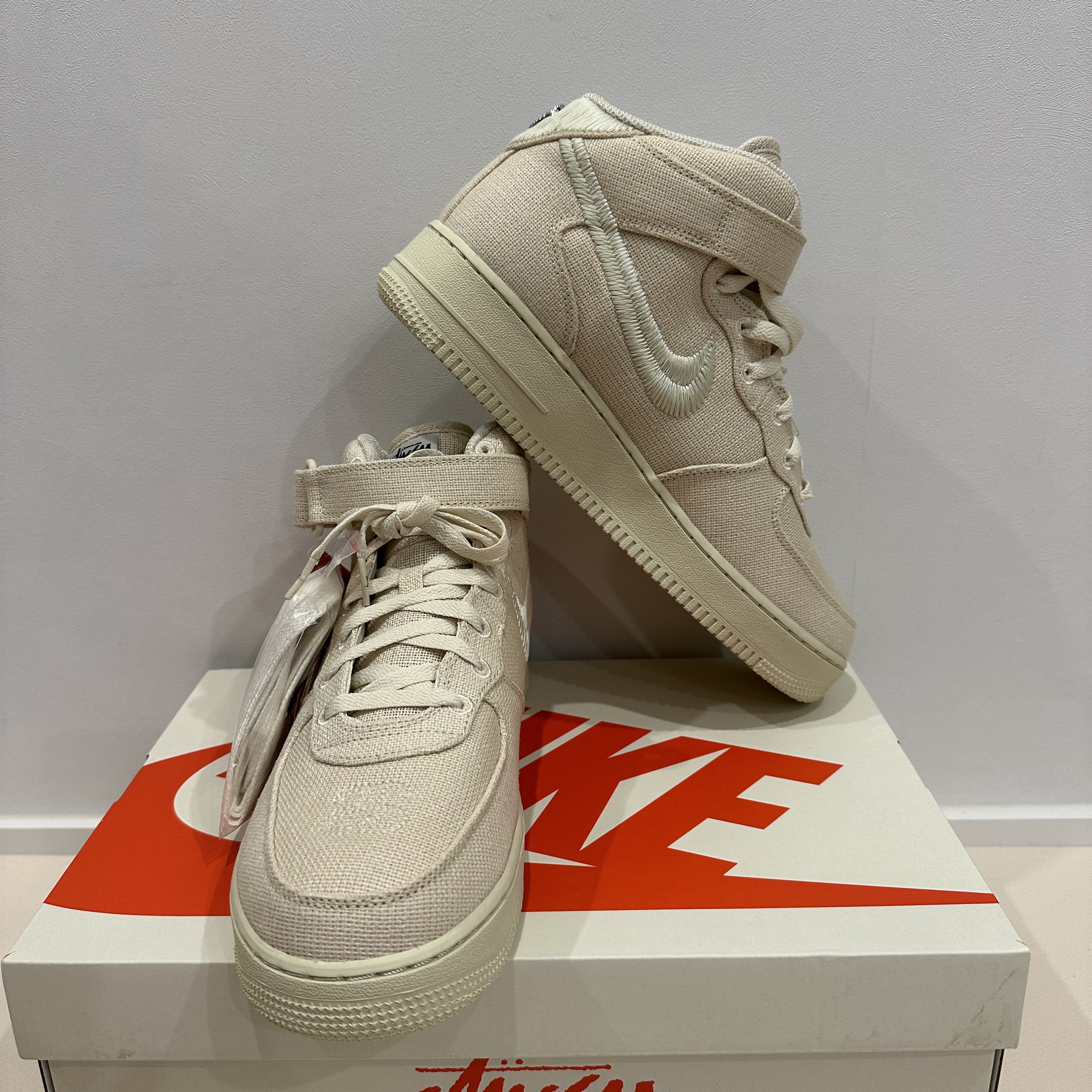 Nike x Stussy Air Force 1 '07 Mid SP Fossil 착용 스타일 - 2