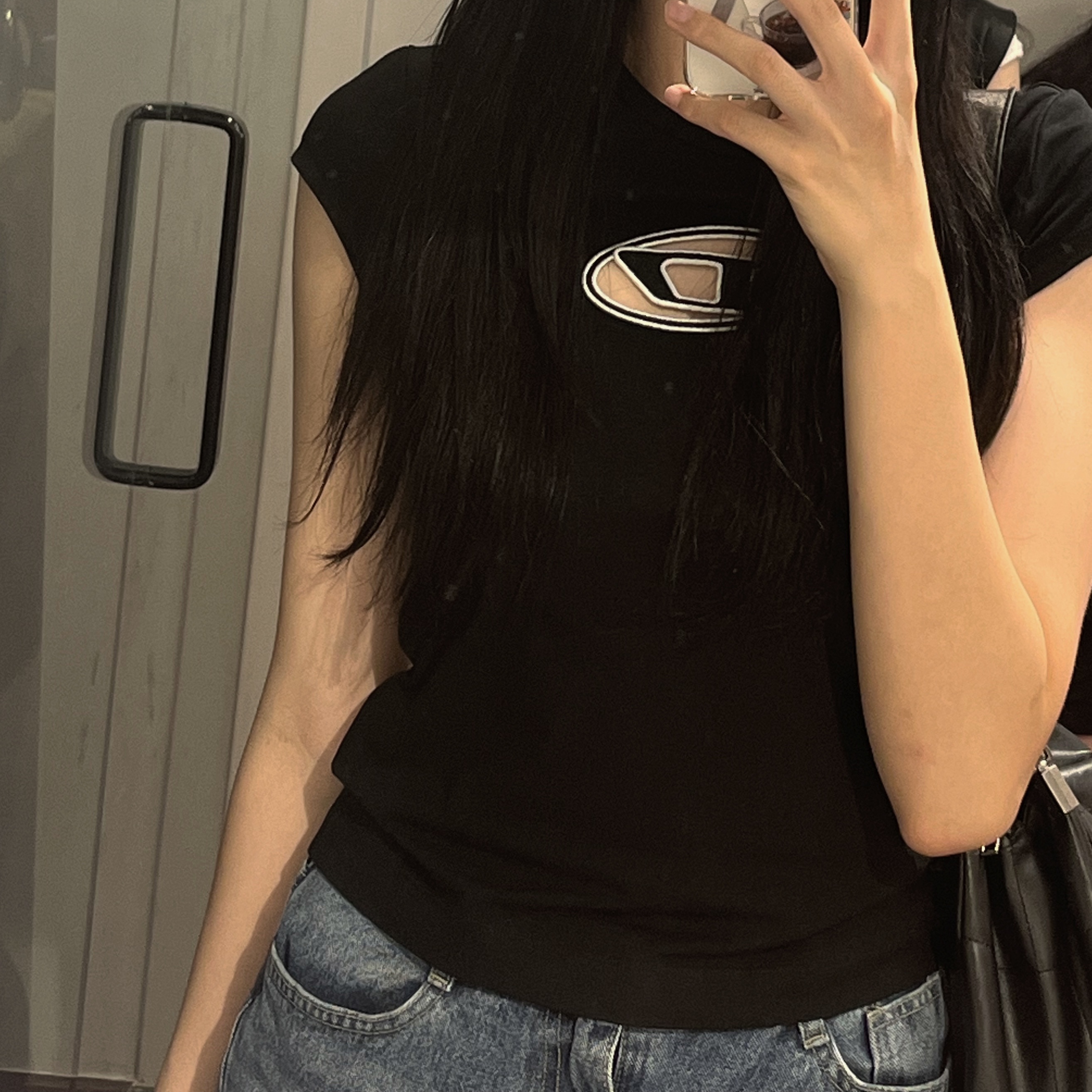 (W) Diesel T-Angie Peekaboo Logo T-Shirt Black 착용 스타일 - 2
