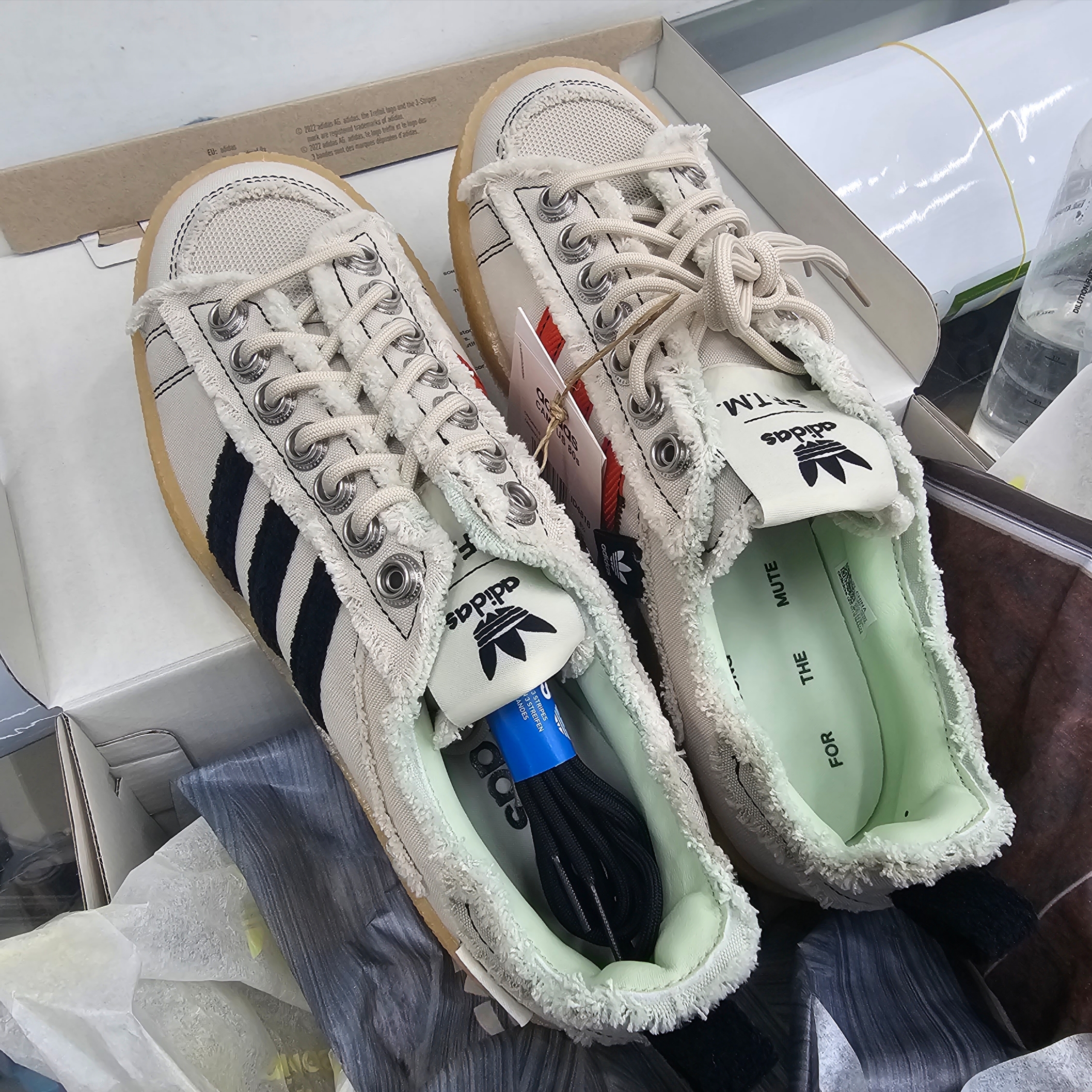 Adidas x Song for the Mute Campus 80s Bliss Core Black 착용 스타일 - 2