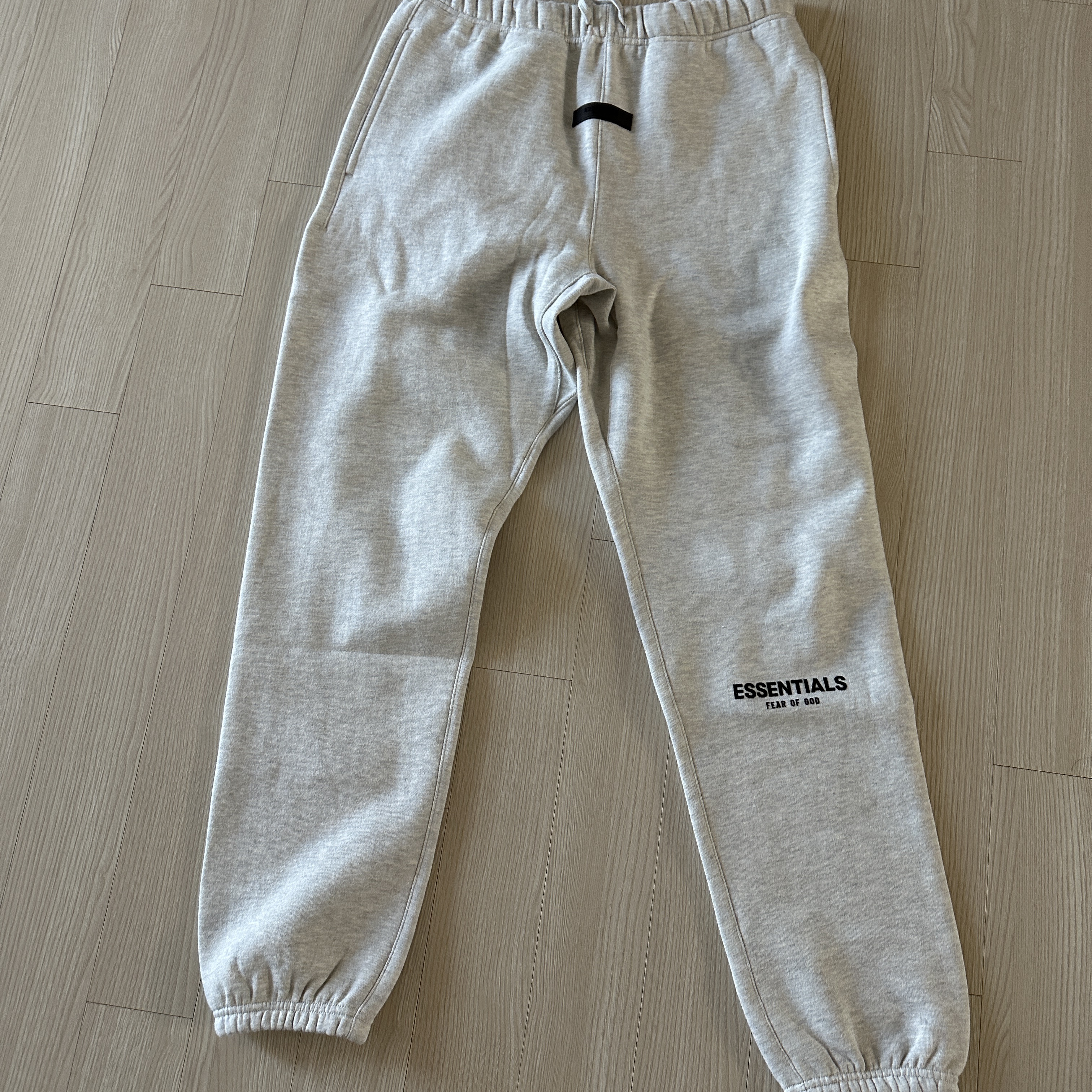 Essentials The Core Collection Sweatpants Light Oatmeal 착용 스타일