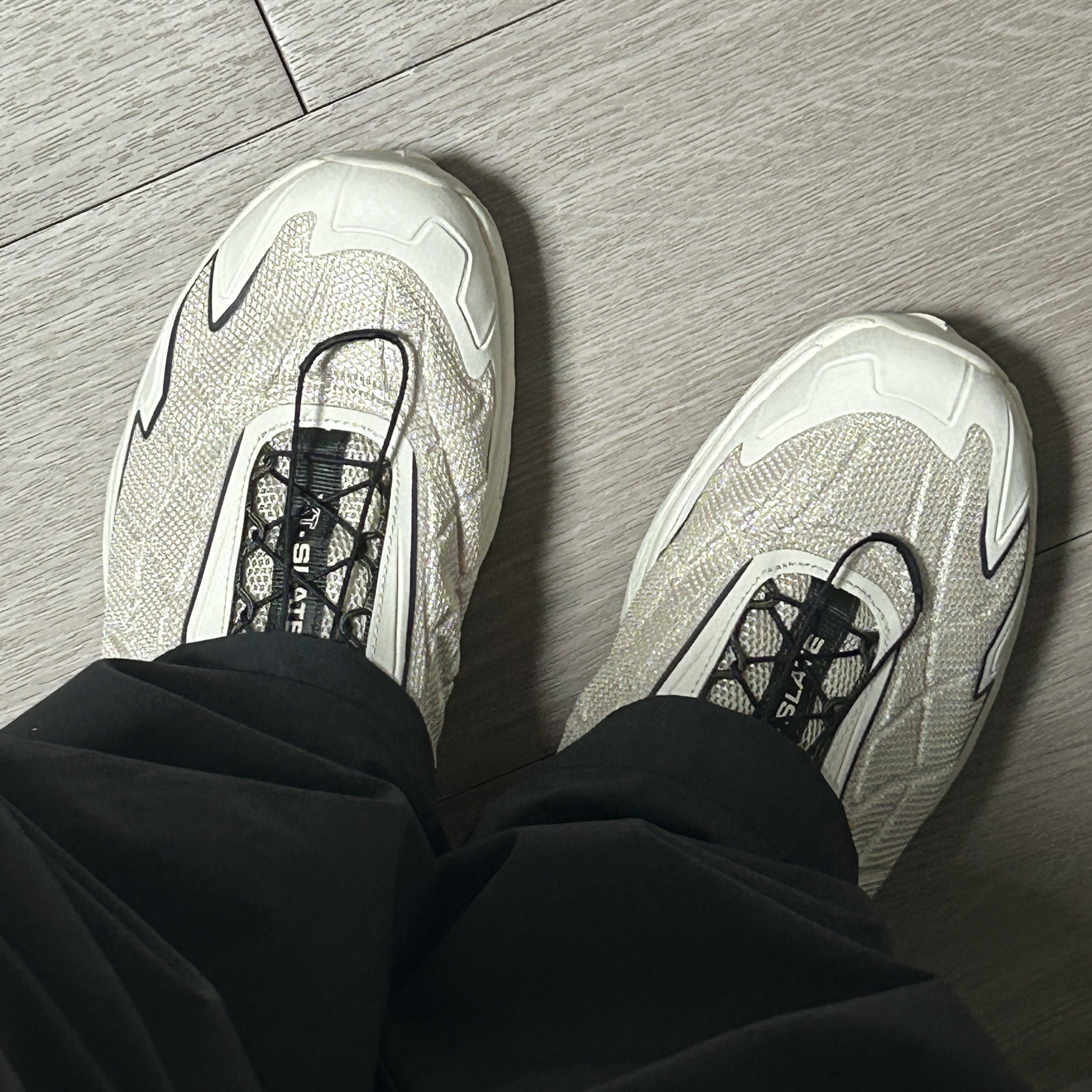 Salomon XT-Slate ADV Vanila Rainy Day 착용 스타일 - 1