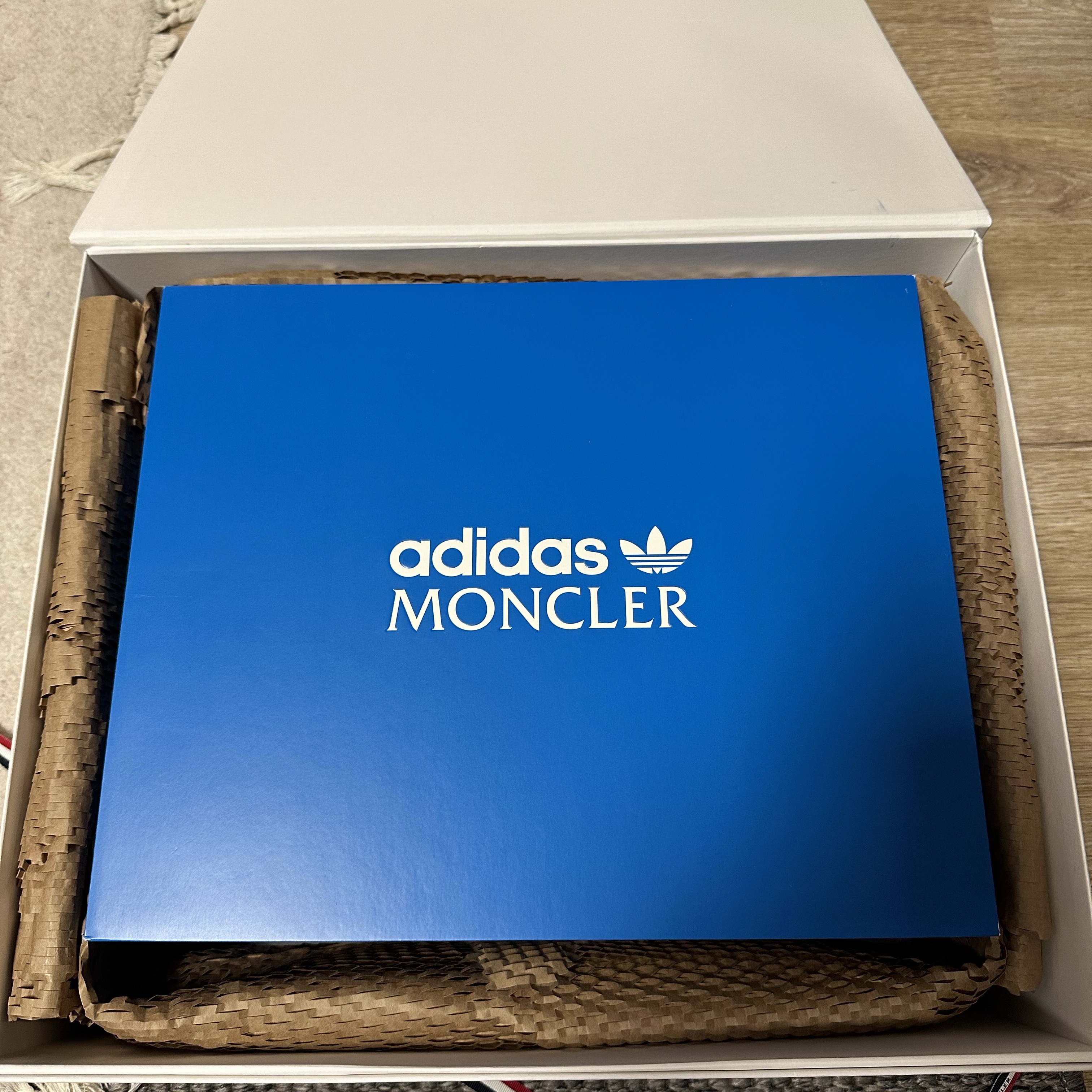 Adidas x Moncler NMD Runner Core Black 착용 스타일 - 5