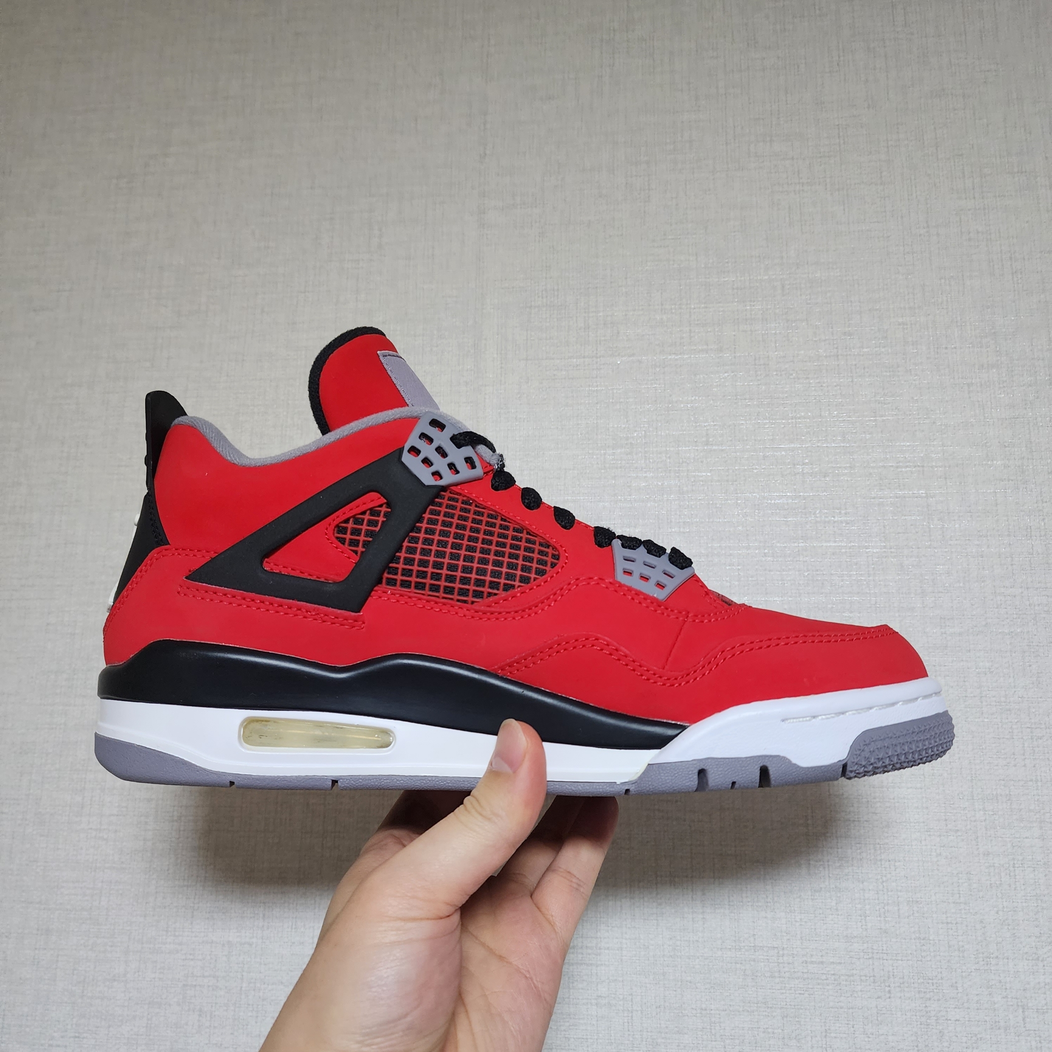 Jordan 4 Retro Toro Bravo 착용 스타일 - 1