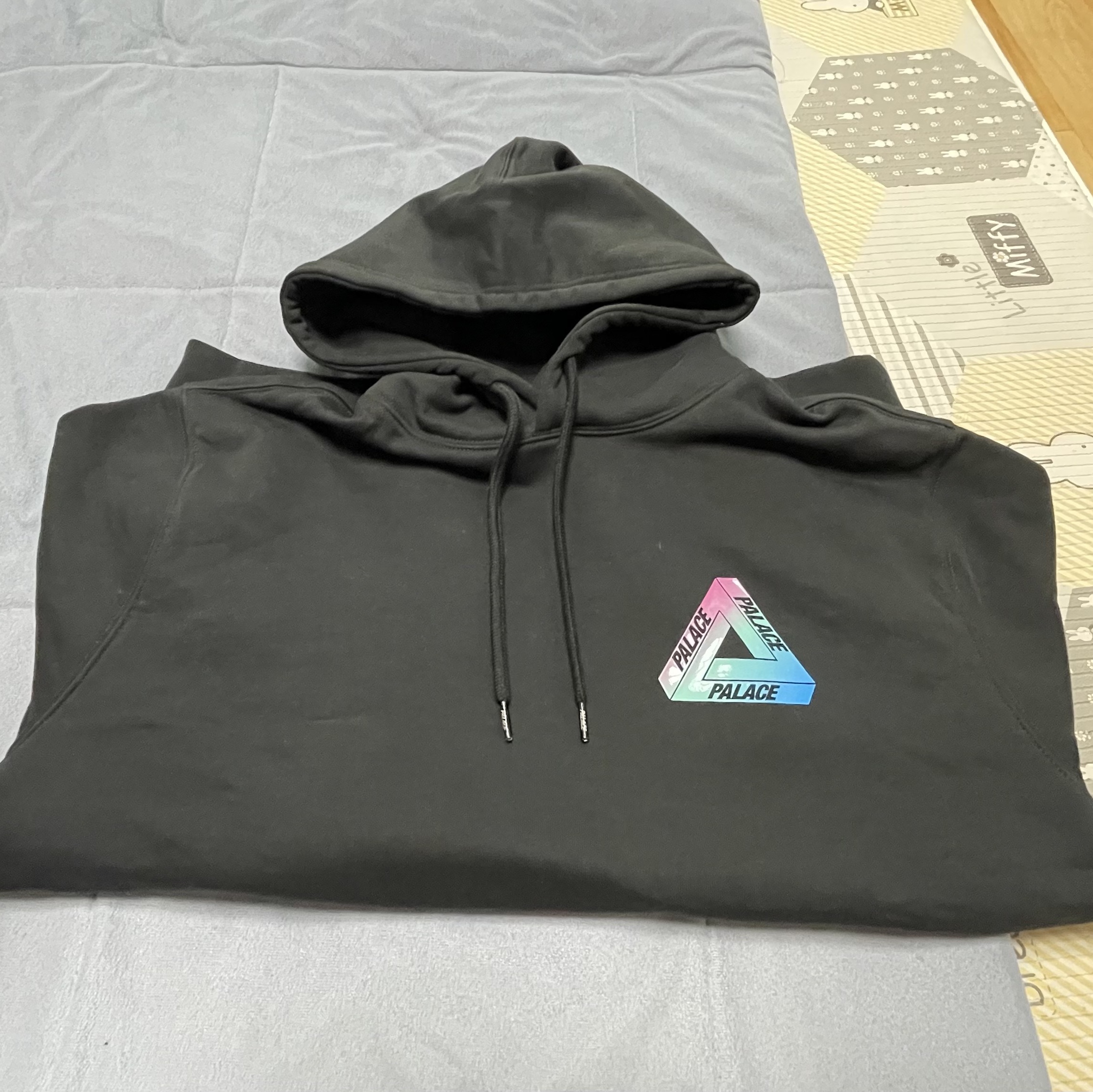 Palace Ombre Tri-Ferg Hood Black - 23SS 착용 스타일