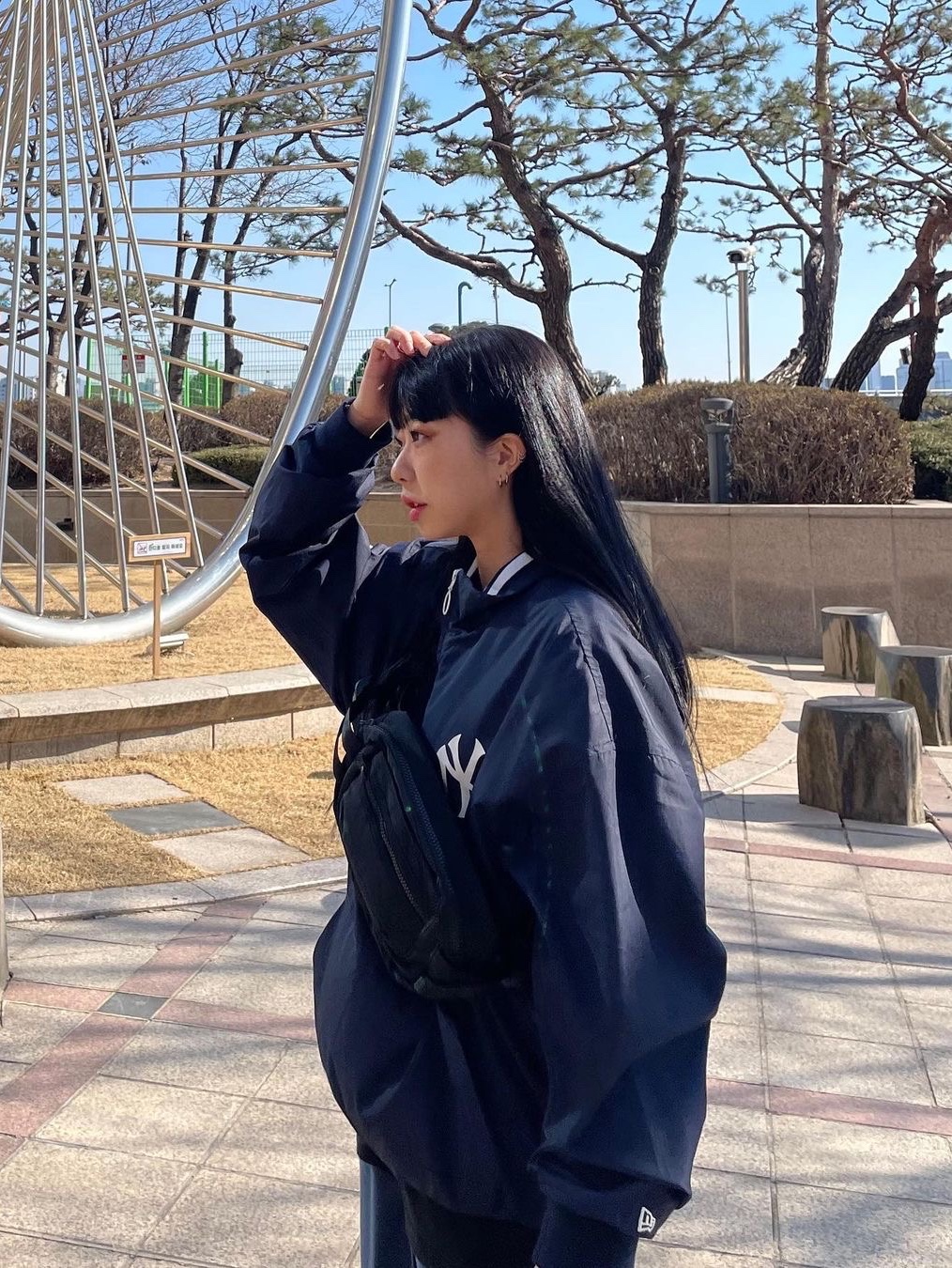 Found Pocket Pacemaker Waist Bag Black 착용 스타일